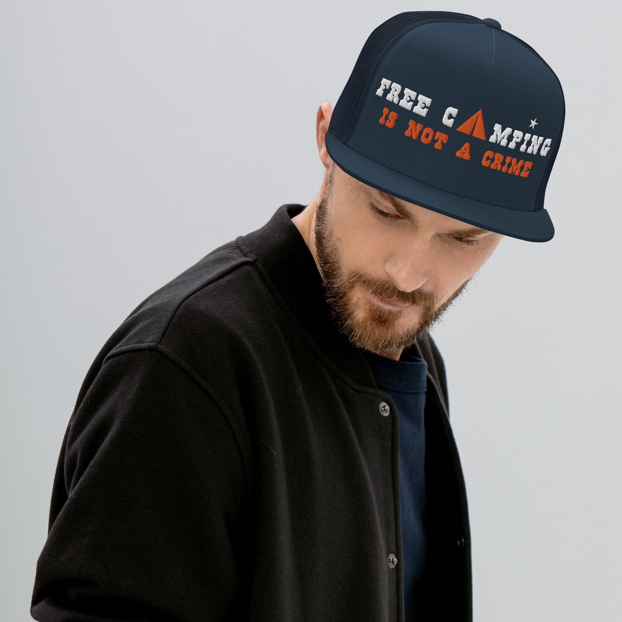 Trucker Cap Free camping is not a crime white/orange