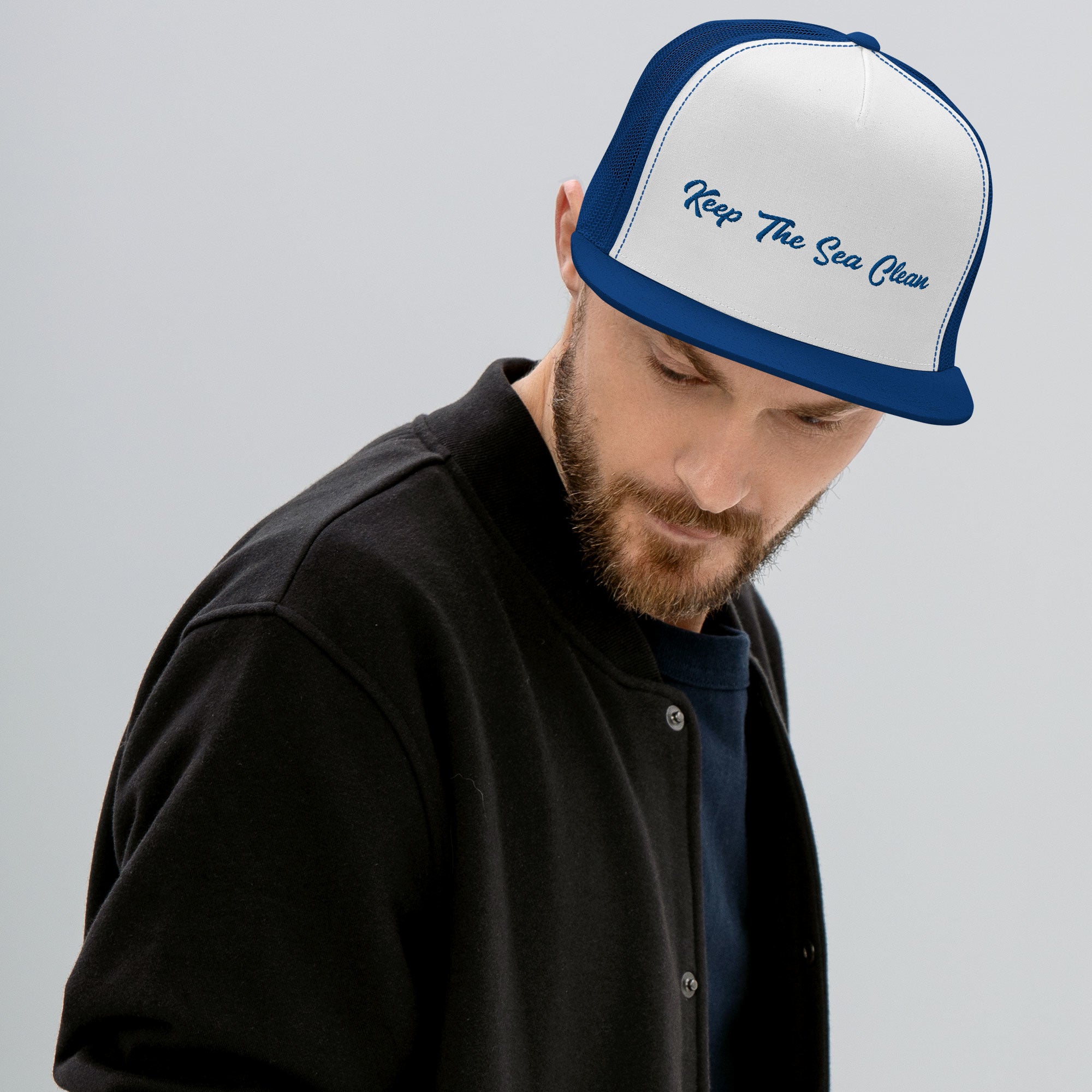 Casquette Trucker bicolore à visière plate Keep The Sea Clean Royal Blue