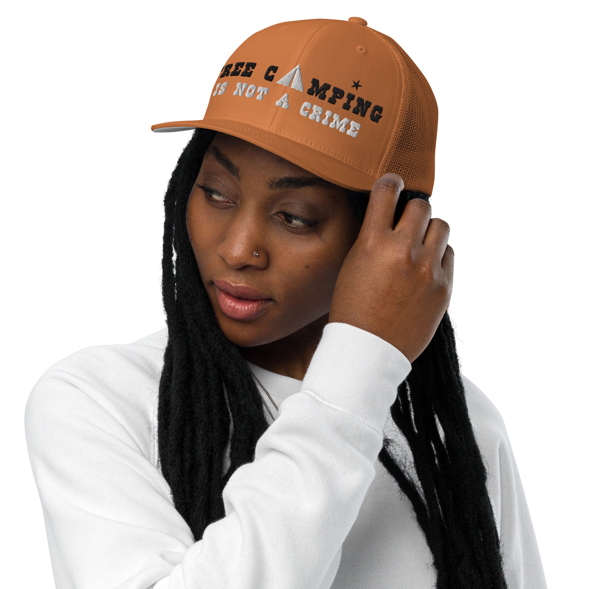 Closed-back trucker cap Free camping is not a crime black/white