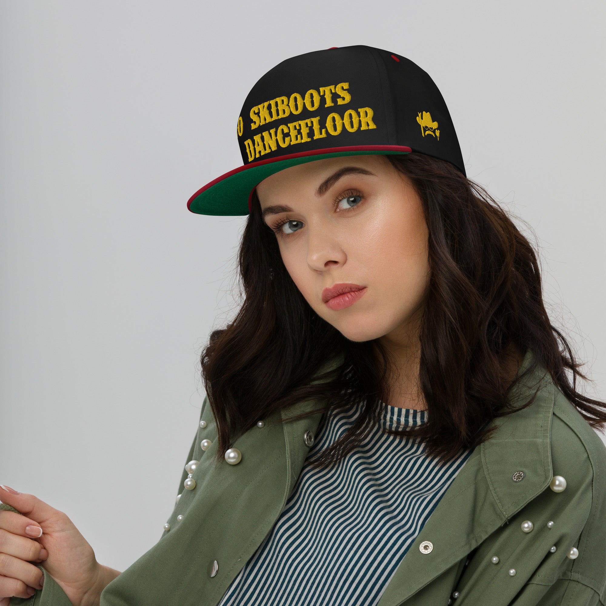 Casquette à Visière Plate en coton sergé No Skiboots on Dancefloor brodé sur 3 côtés 3DPuffy
