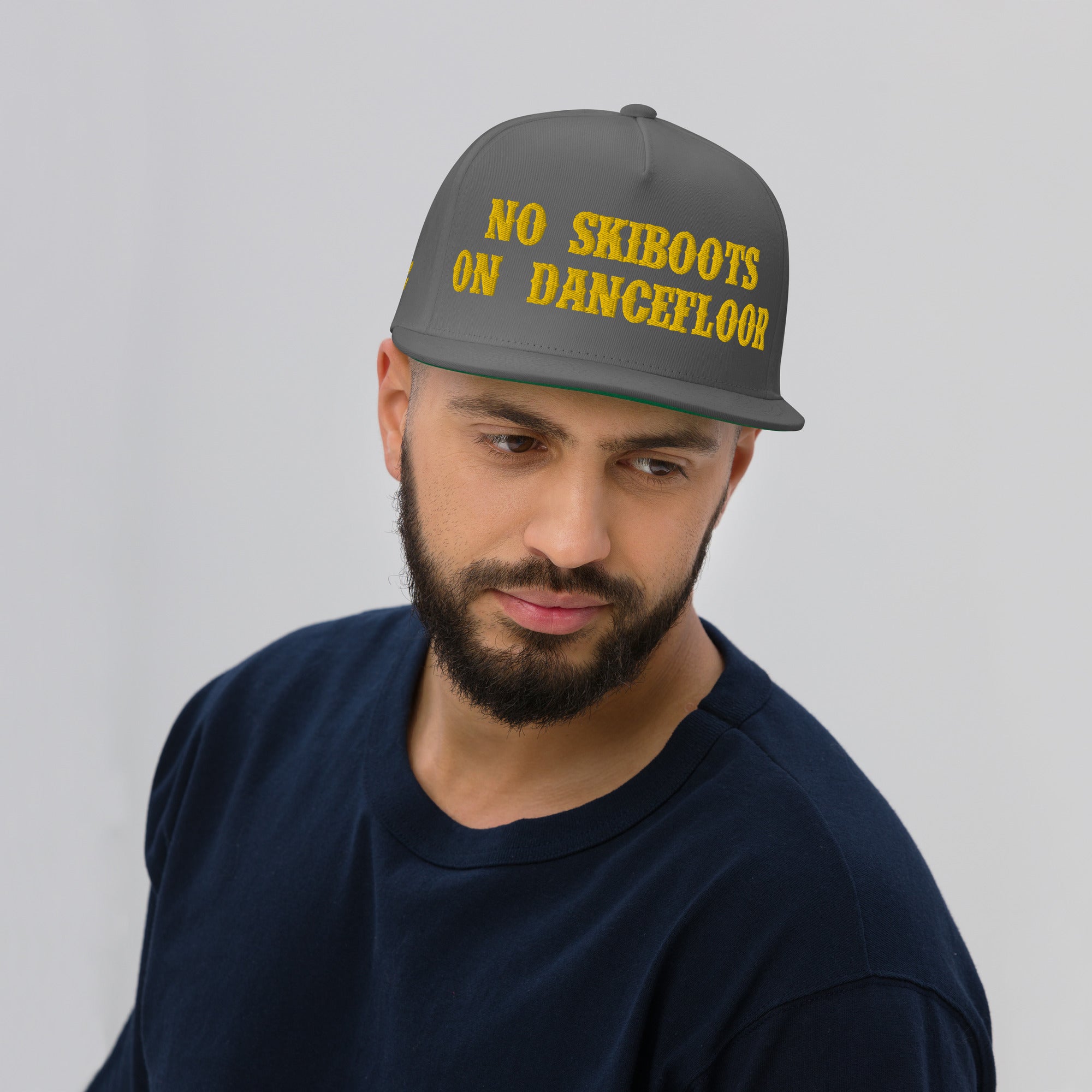 Casquette à Visière Plate en coton sergé No Skiboots on Dancefloor brodé sur 3 côtés 3DPuffy