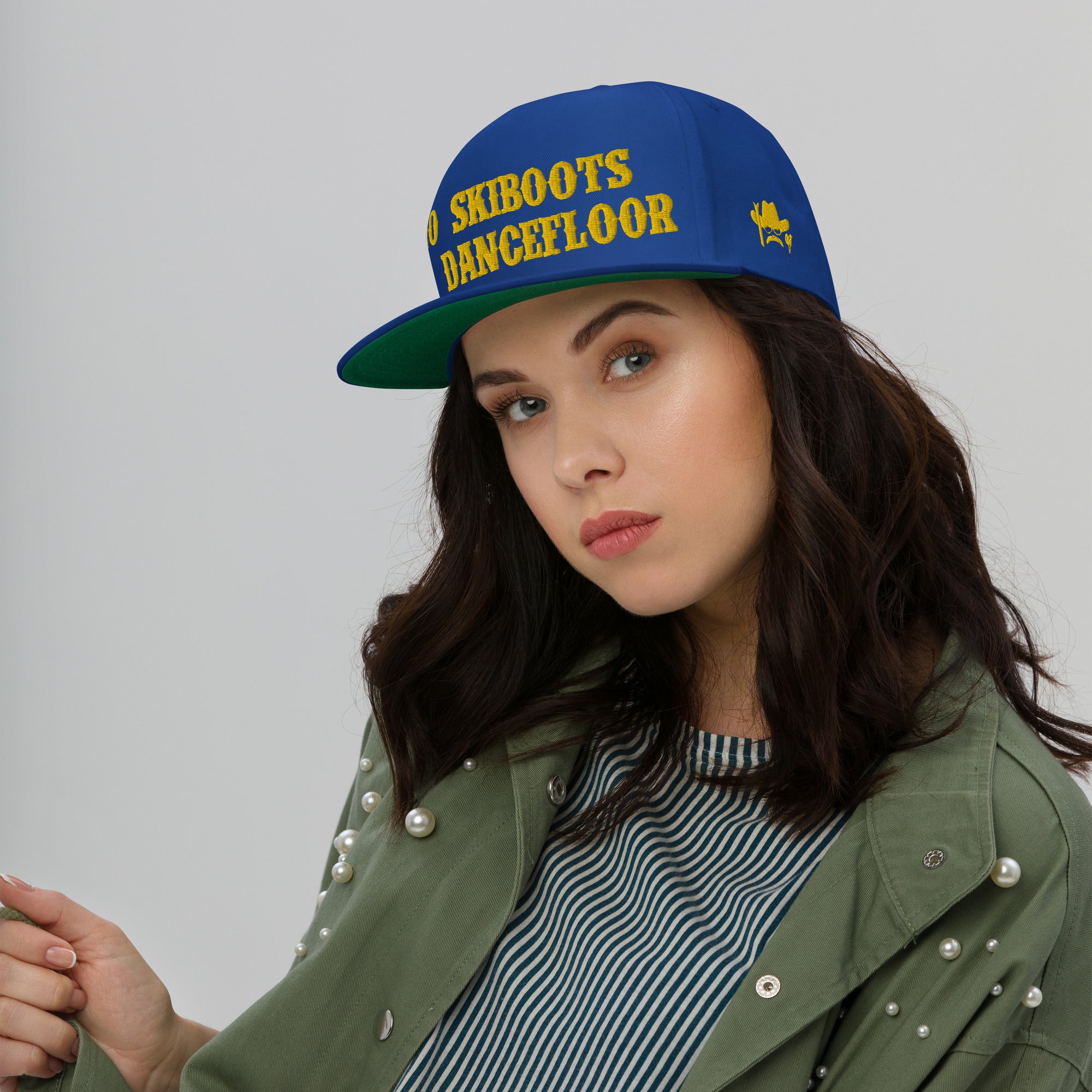 Casquette à Visière Plate en coton sergé No Skiboots on Dancefloor brodé sur 3 côtés 3DPuffy