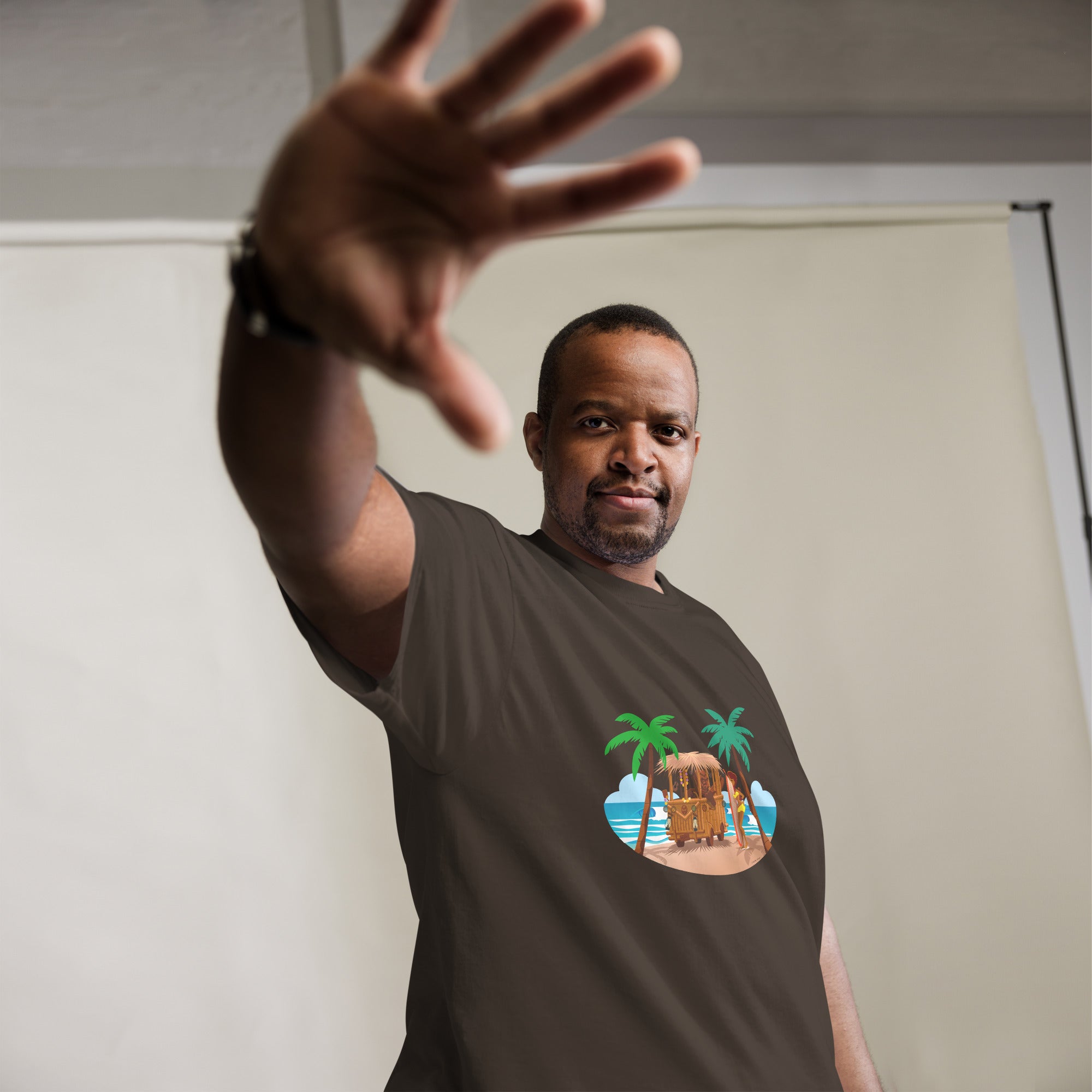 Men's classic tee Tiki Kombi on dark colors