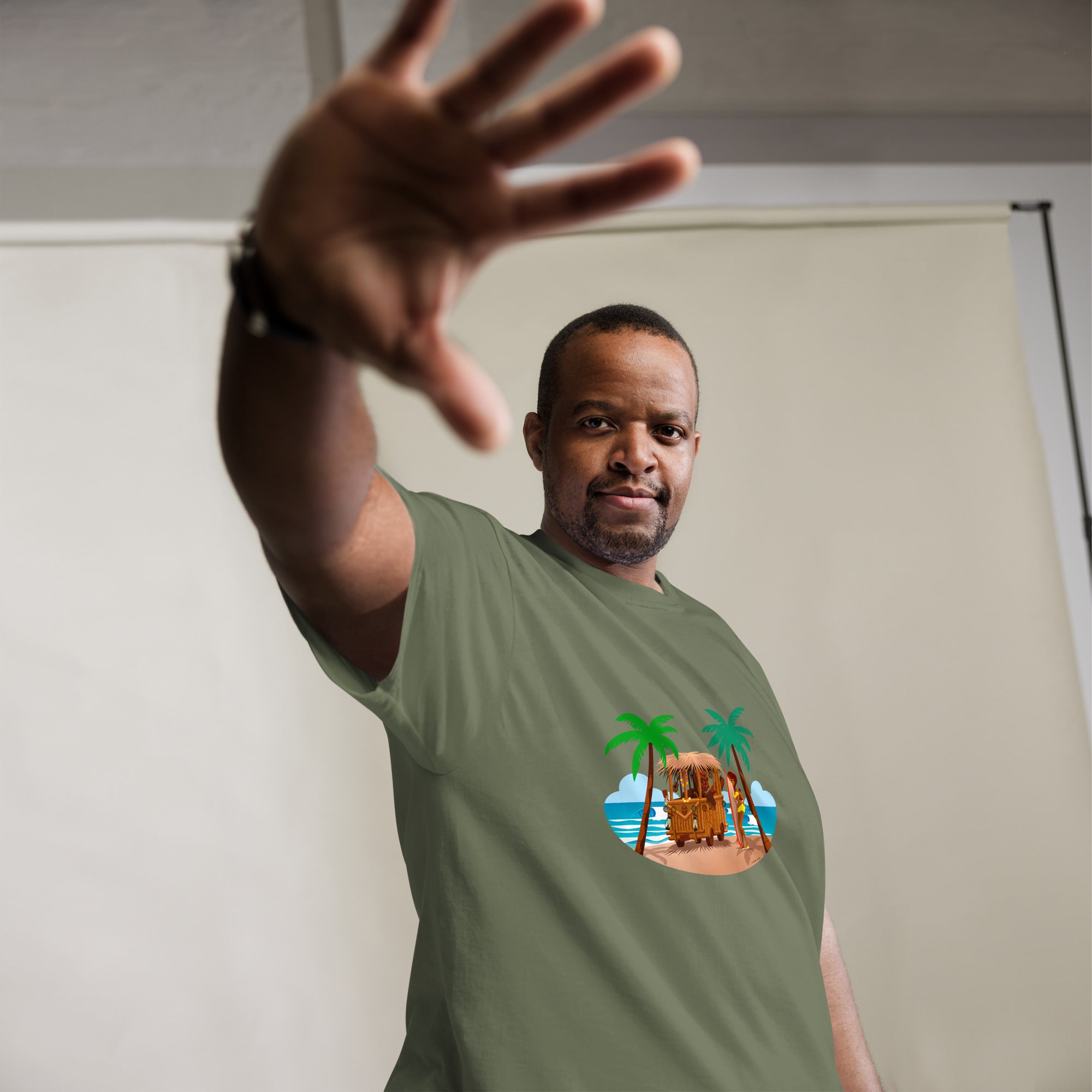Men's classic tee Tiki Kombi on dark colors