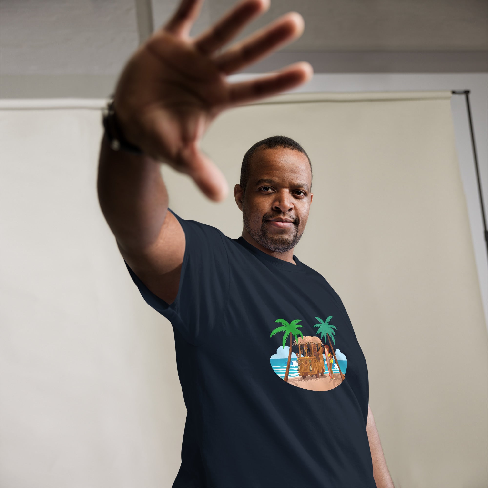 Men's classic tee Tiki Kombi on dark colors