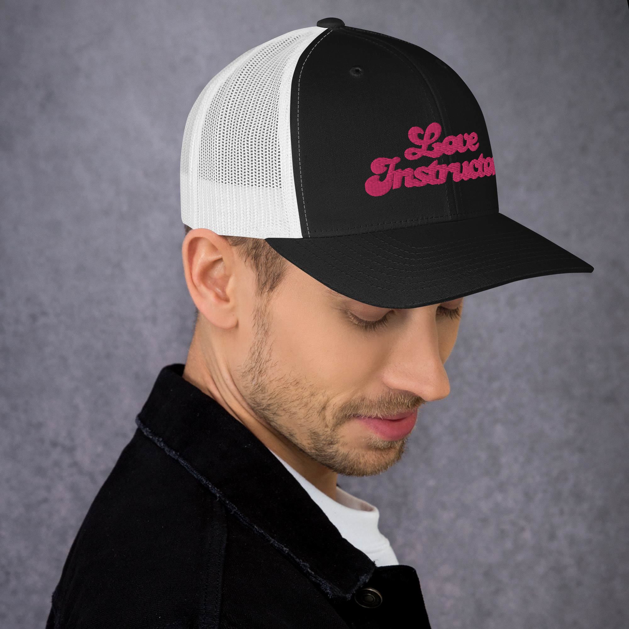 Casquette trucker rétro bicolore Love instructor