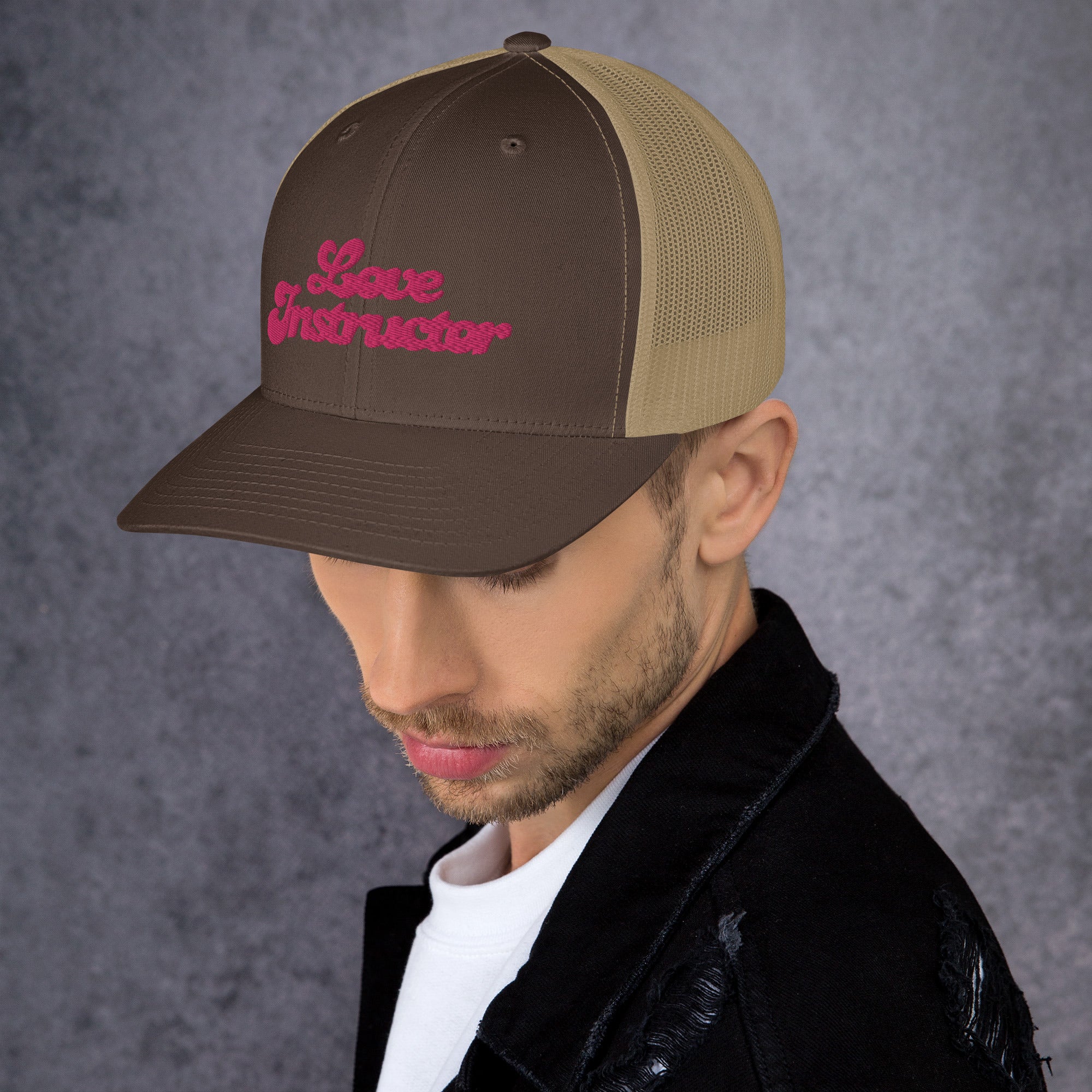 Casquette trucker rétro bicolore Love instructor