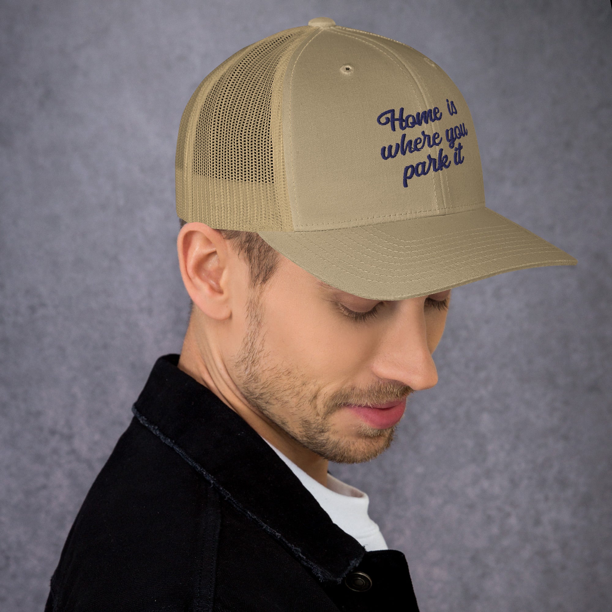 Casquette trucker rétro Home is where you park it navy