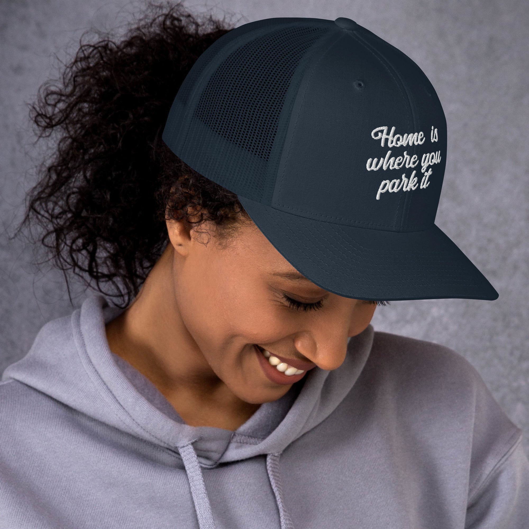 Casquette trucker rétro Home is where you park it white