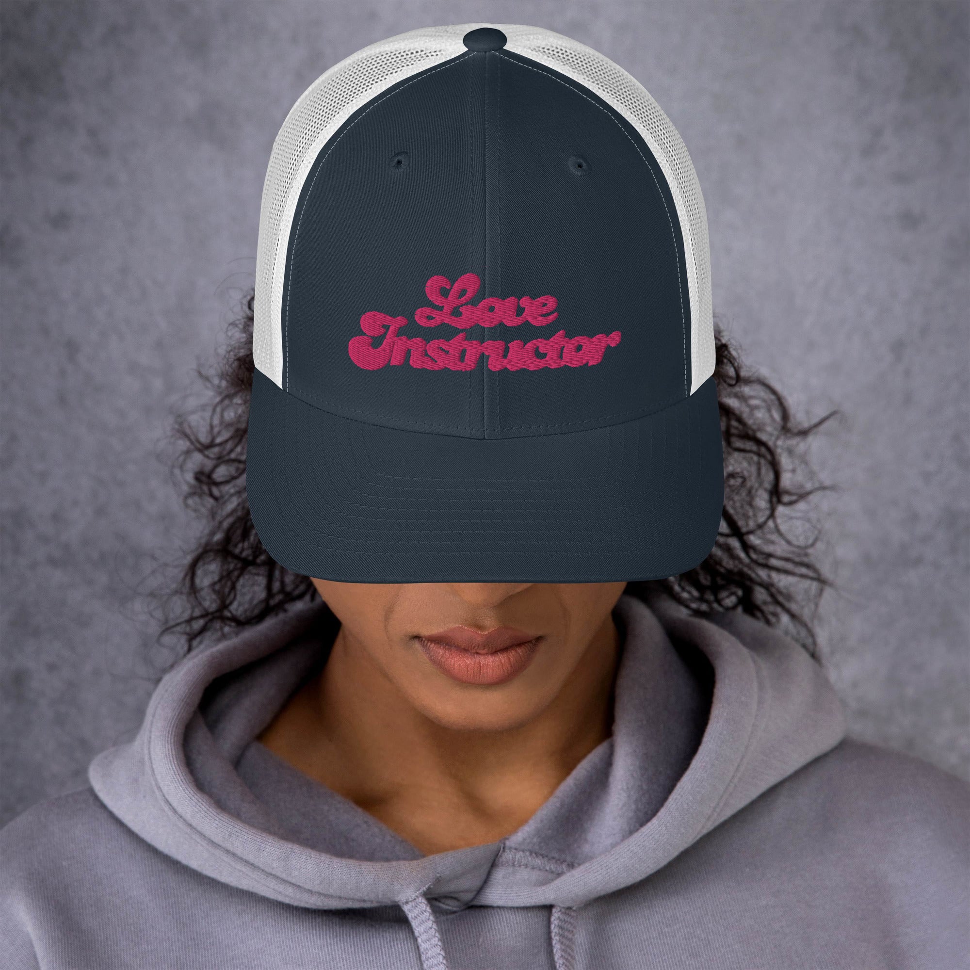 Casquette trucker rétro bicolore Love instructor