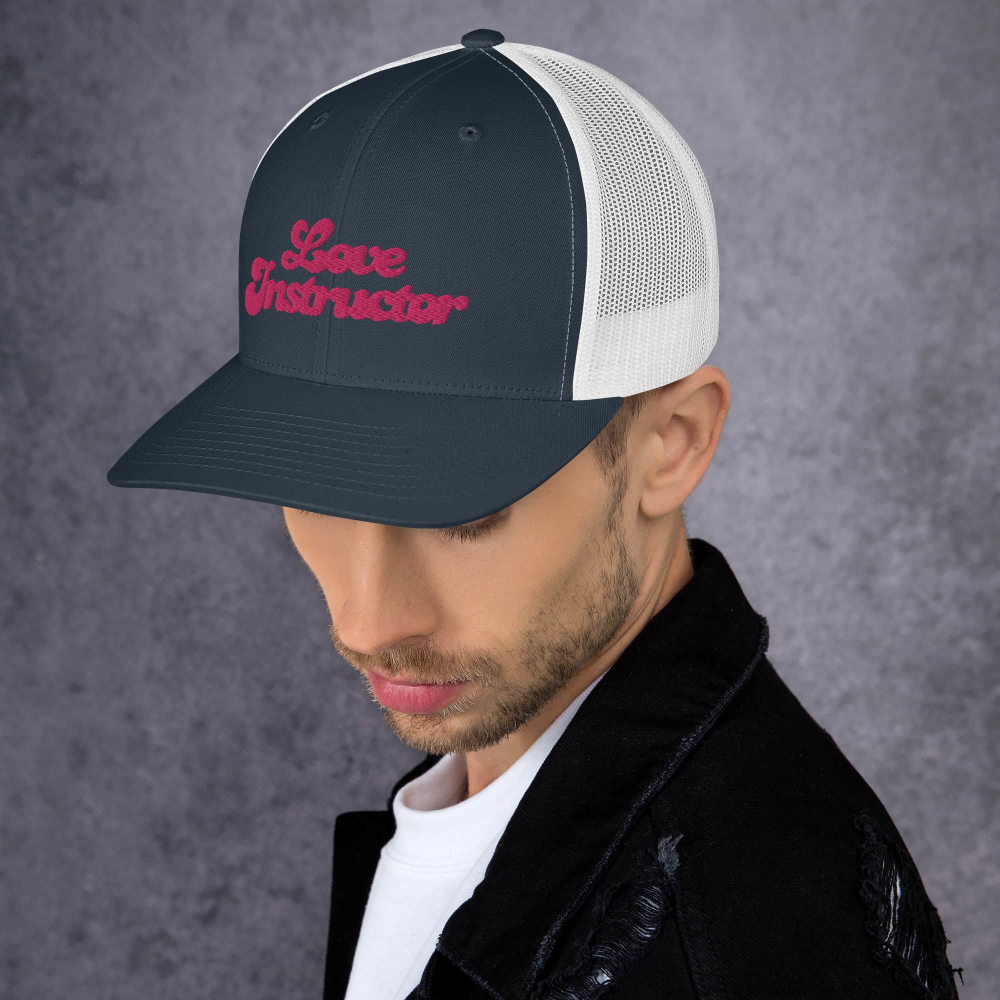 Casquette trucker rétro bicolore Love instructor