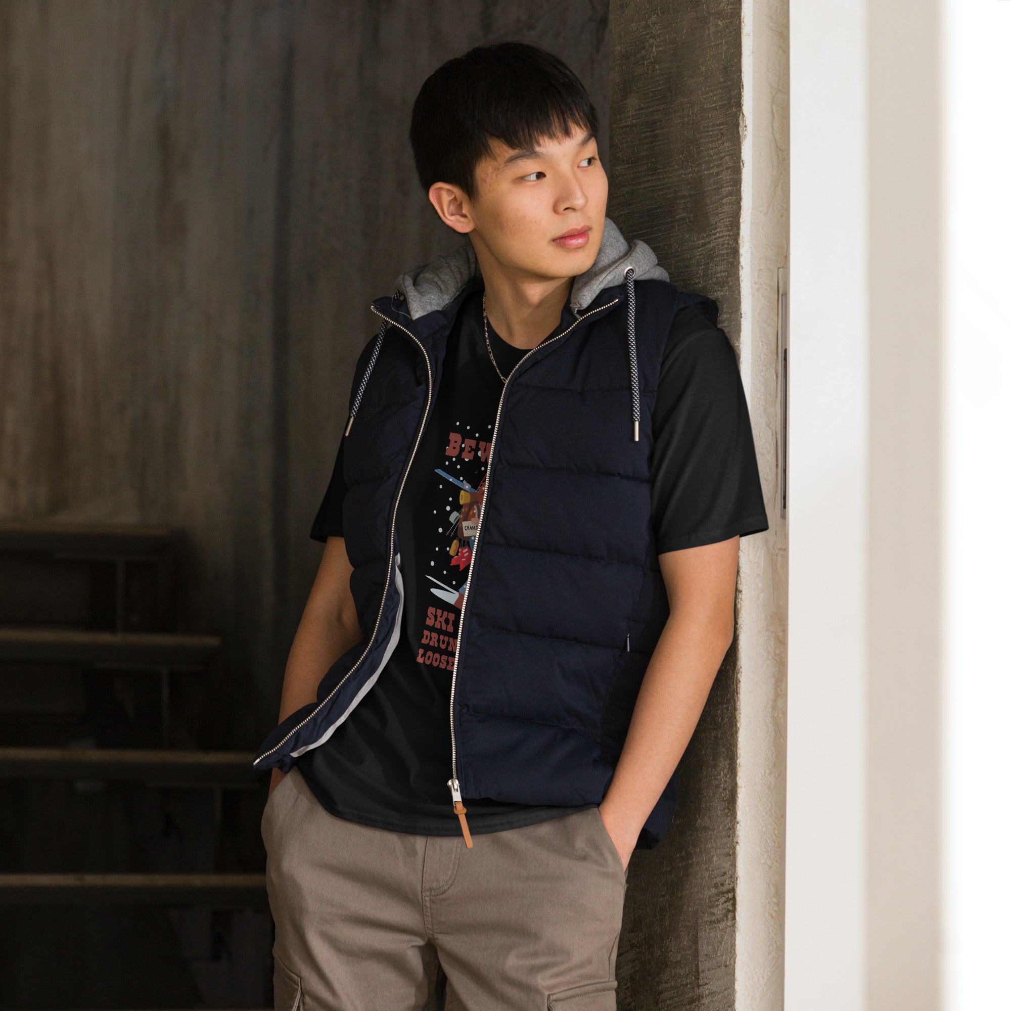 T-shirt softstyle en coton Beware of ski bums, drunks and loose women