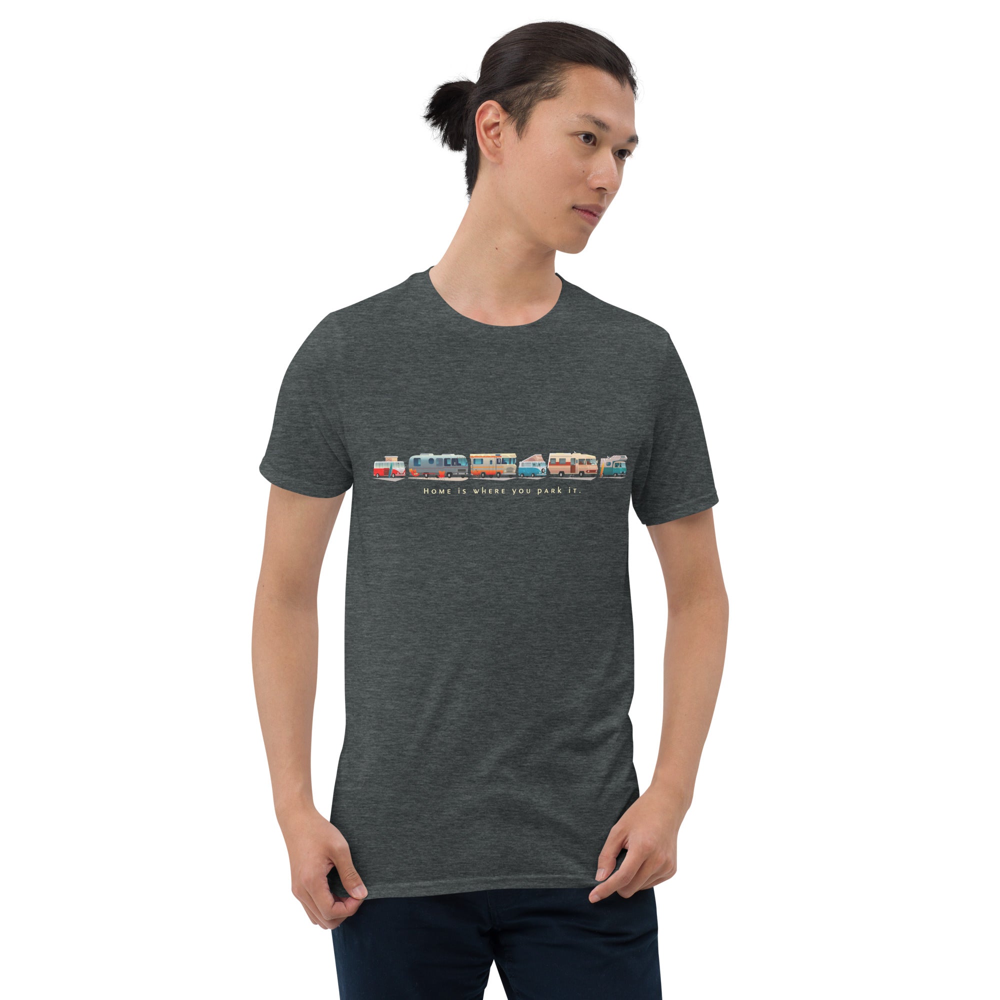 T-shirt softstyle en coton Vintage Campers: Home is where you park it sur couleurs foncées