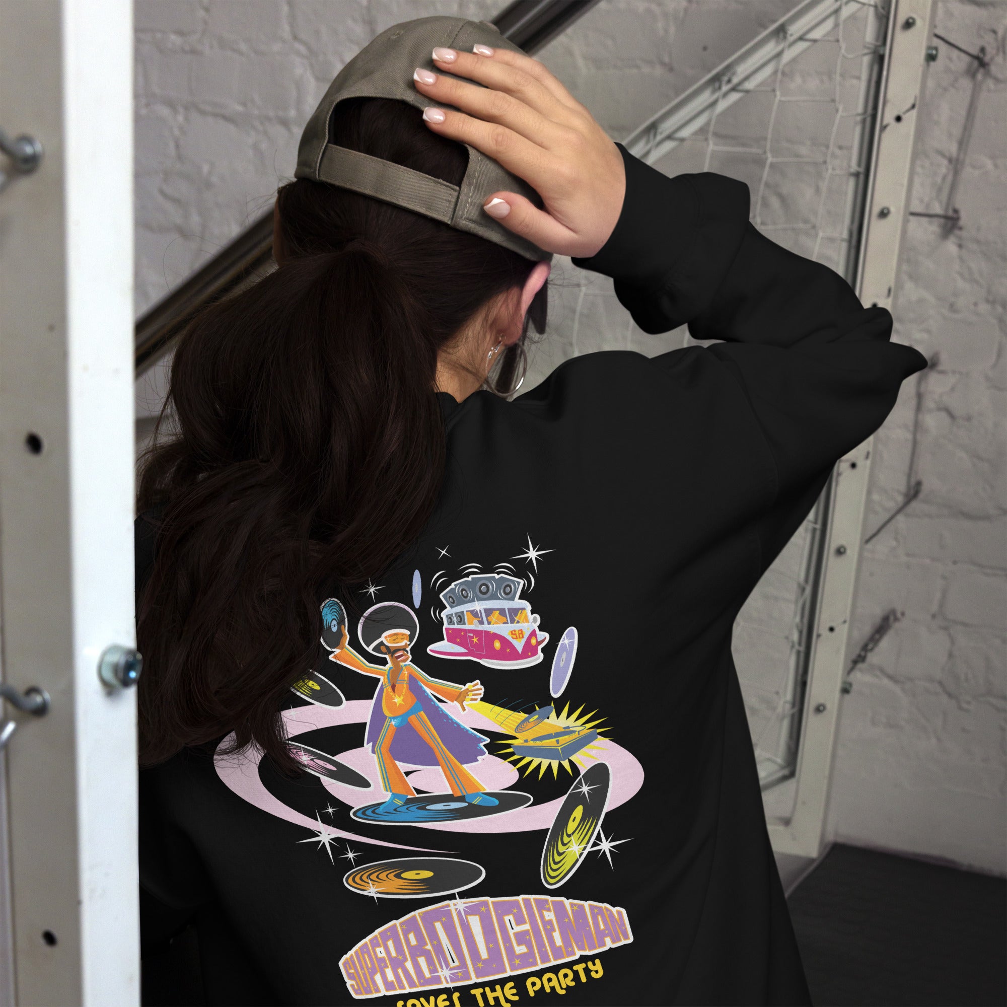 Sweat Unisexe à Col Rond Superboogieman sur couleurs foncées (face & dos)