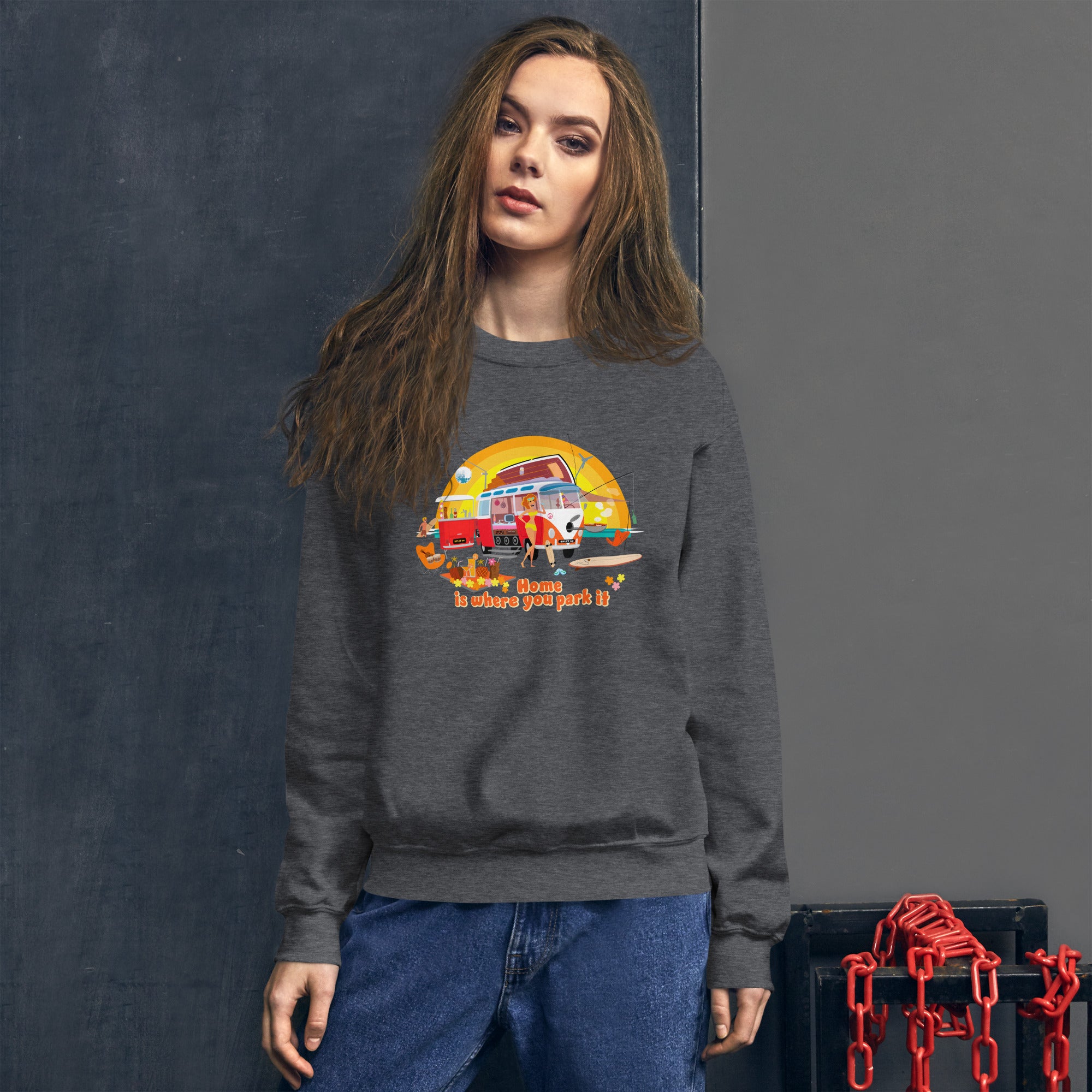 Sweat Unisexe à Col Rond Ultra Combi Home is where you park it sur couleurs foncées