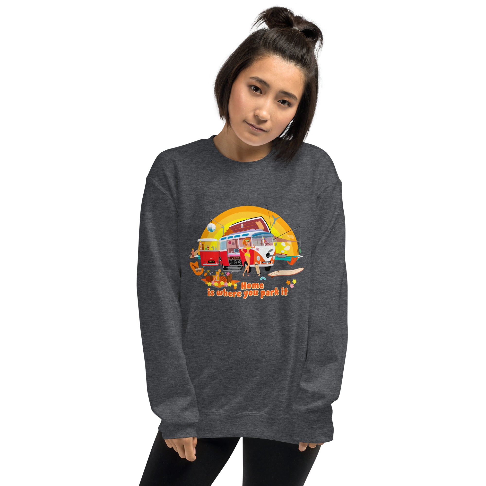 Sweat Unisexe à Col Rond Ultra Combi Home is where you park it sur couleurs foncées