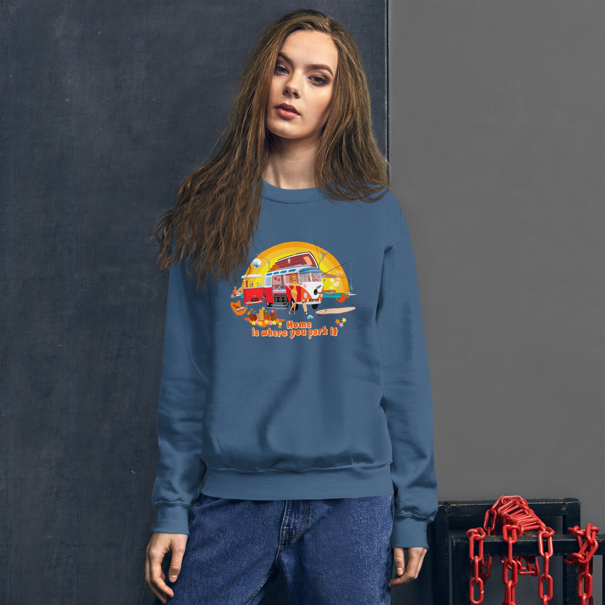 Sweat Unisexe à Col Rond Ultra Combi Home is where you park it sur couleurs foncées