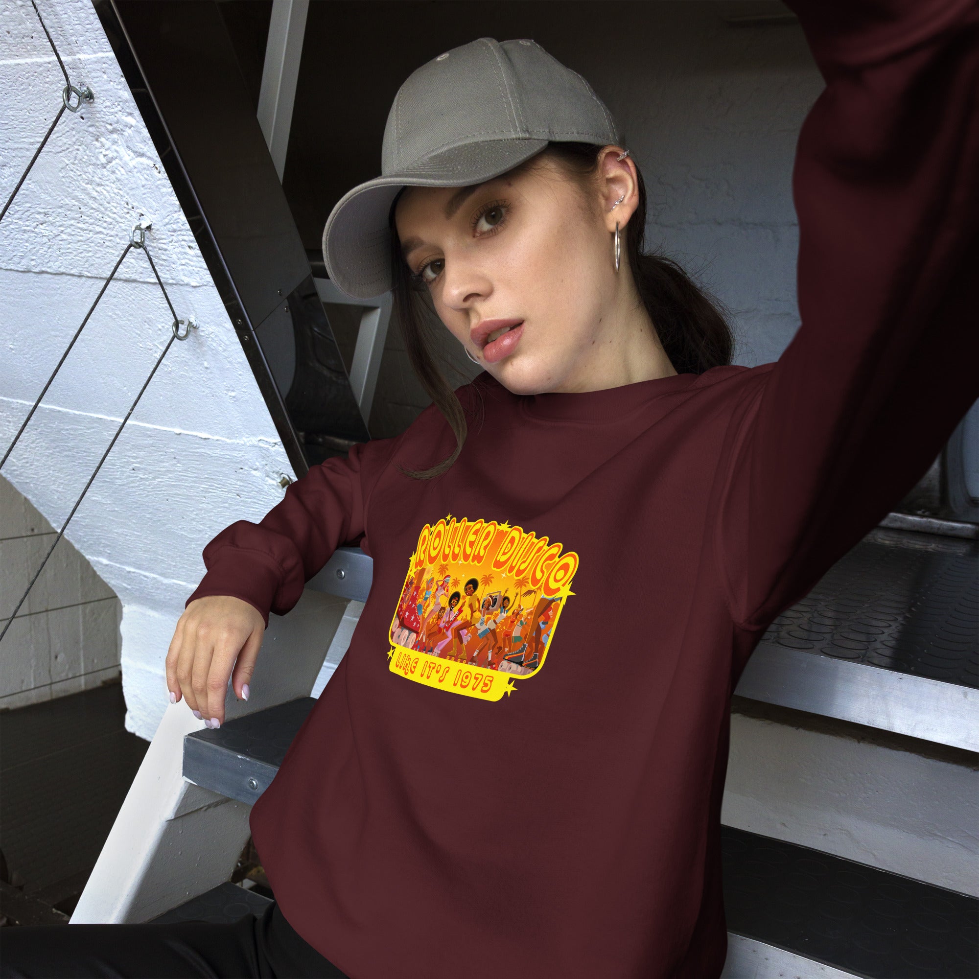 Sweat Unisexe à Col Rond Roller Disco 1975 sur couleurs foncées (face & dos)