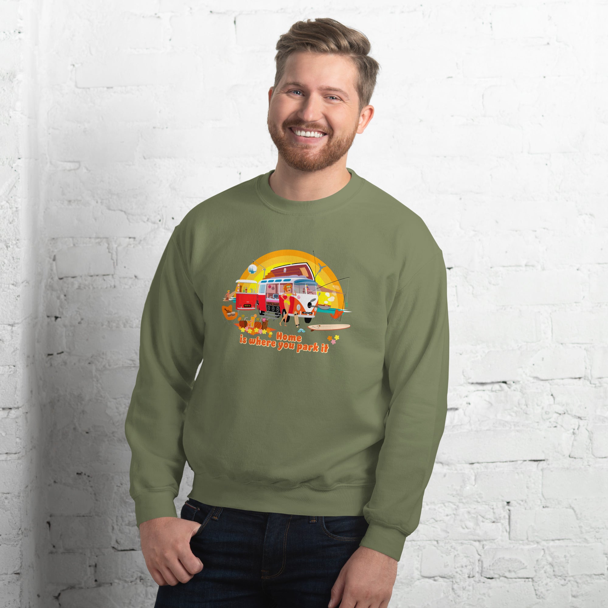 Sweat Unisexe à Col Rond Ultra Combi Home is where you park it sur couleurs foncées