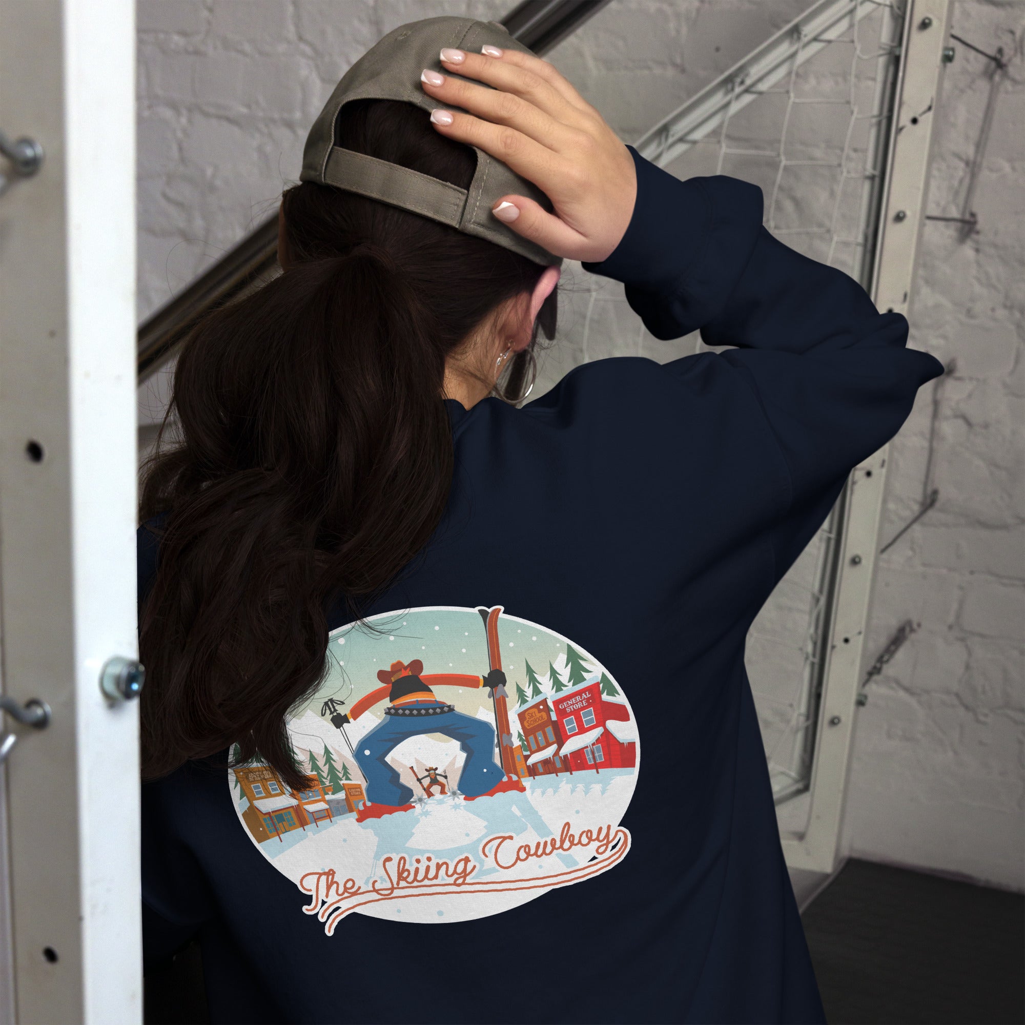 Sweat Unisexe à Col Rond Ski Fight at OK Corral sur couleurs foncées (face & dos)