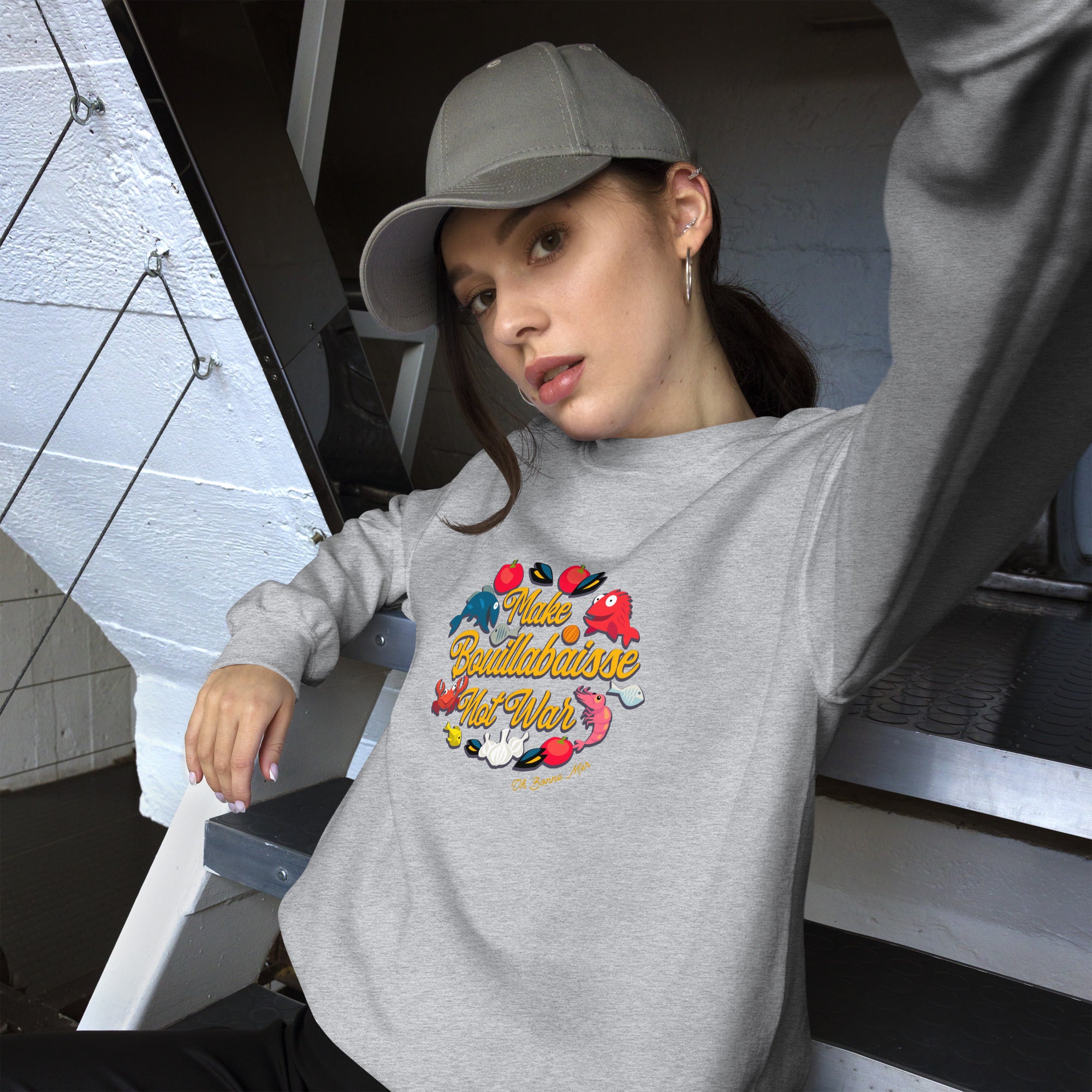Sweat Unisexe à Col Rond Make Bouillabaisse Not War sur couleurs claires