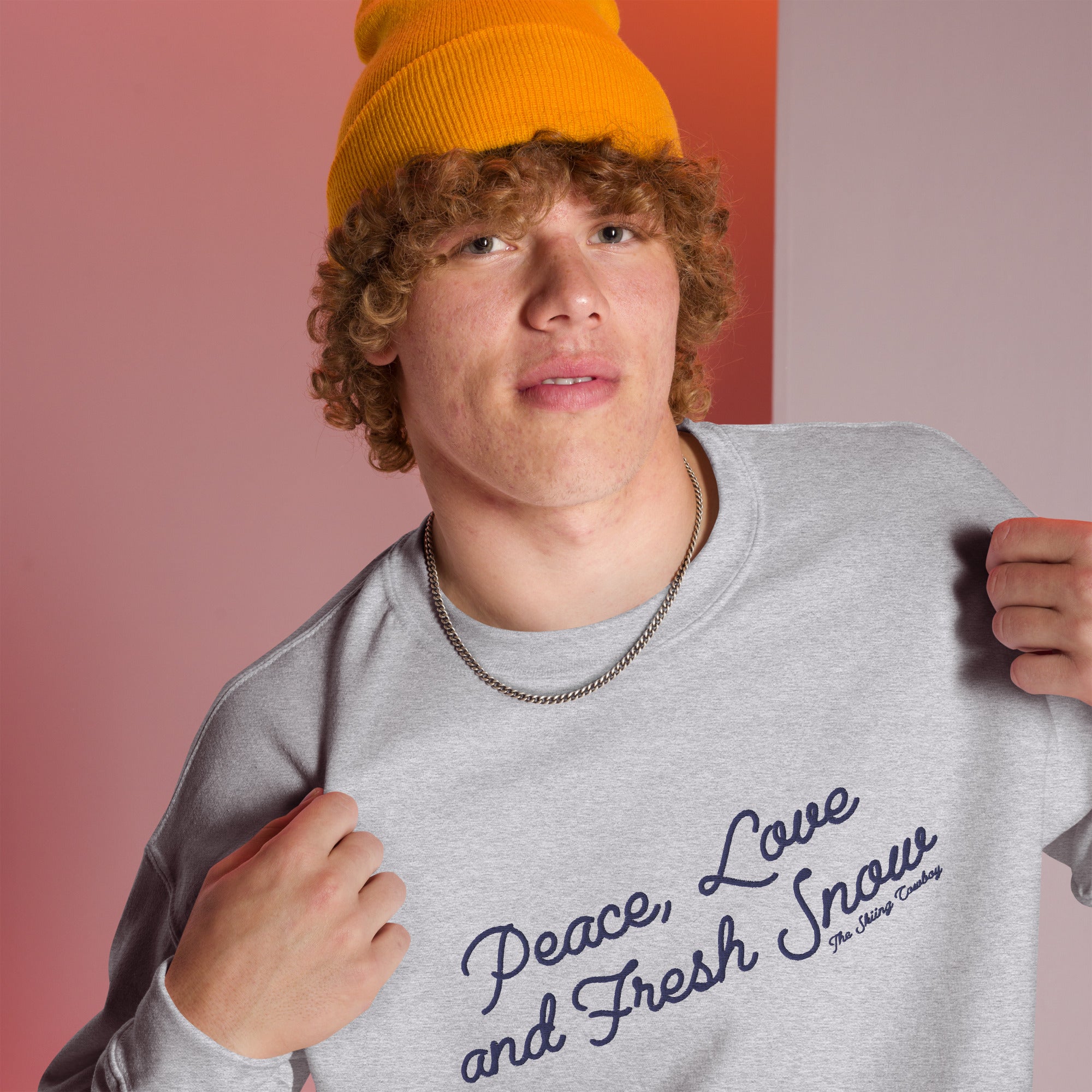 Sweat Unisexe à Col Rond Peace, Love and Fresh Snow grand motif bleu marine brodée