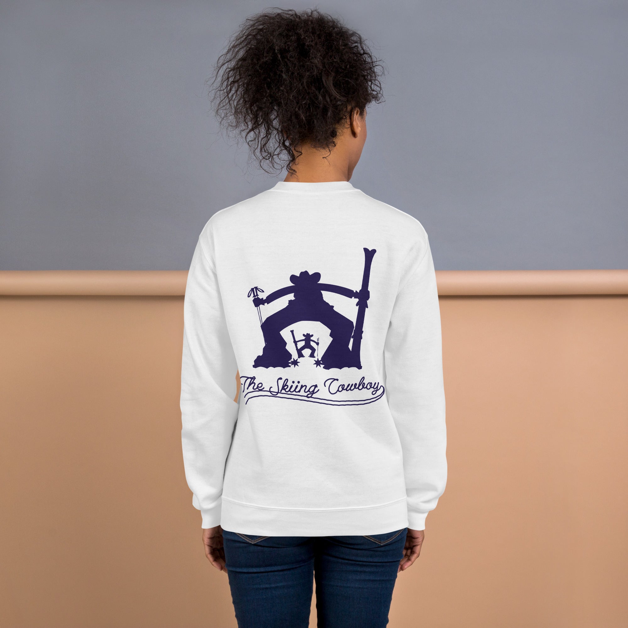 Sweat Unisexe à Col Rond Skiing Cowboy & Ski Fight at OK Corral Silhouette sur couleurs claires (face & dos)