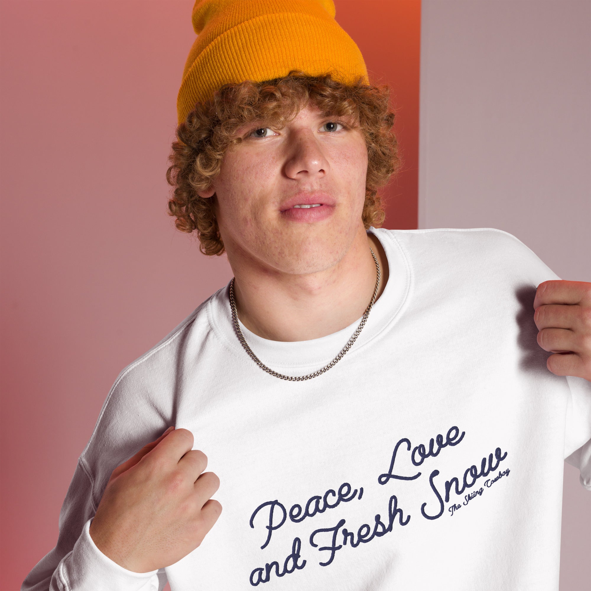 Sweat Unisexe à Col Rond Peace, Love and Fresh Snow grand motif bleu marine brodée