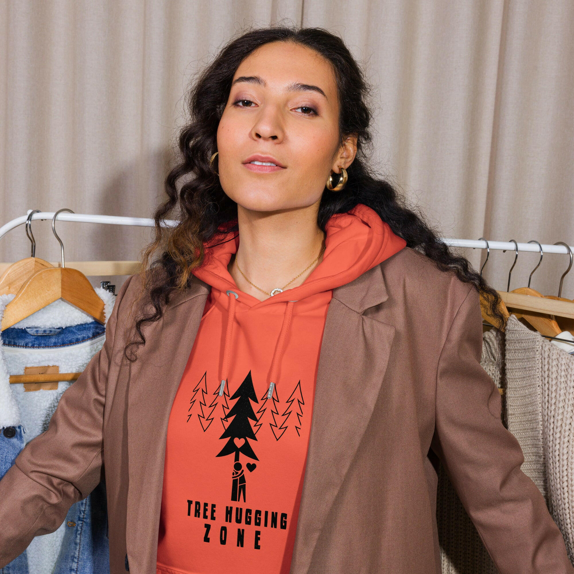 Sweat à capuche écologique Raglan unisexe Tree hugging zone sur fond clair