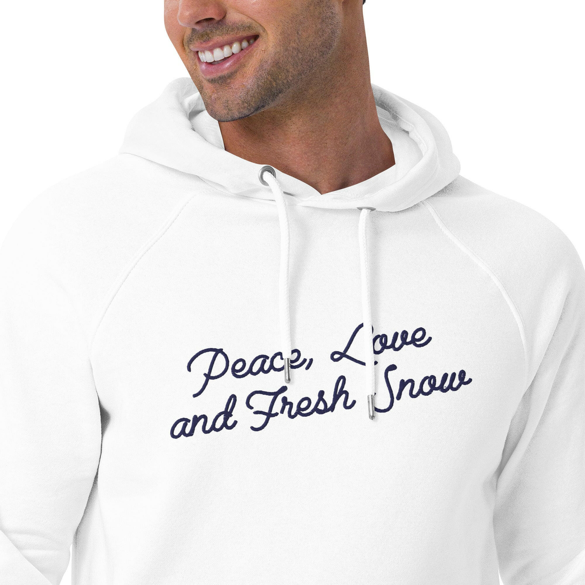 Sweat à capuche écologique Raglan unisexe Peace, Love and Fresh Snow texte bleu marine grand motif brodé