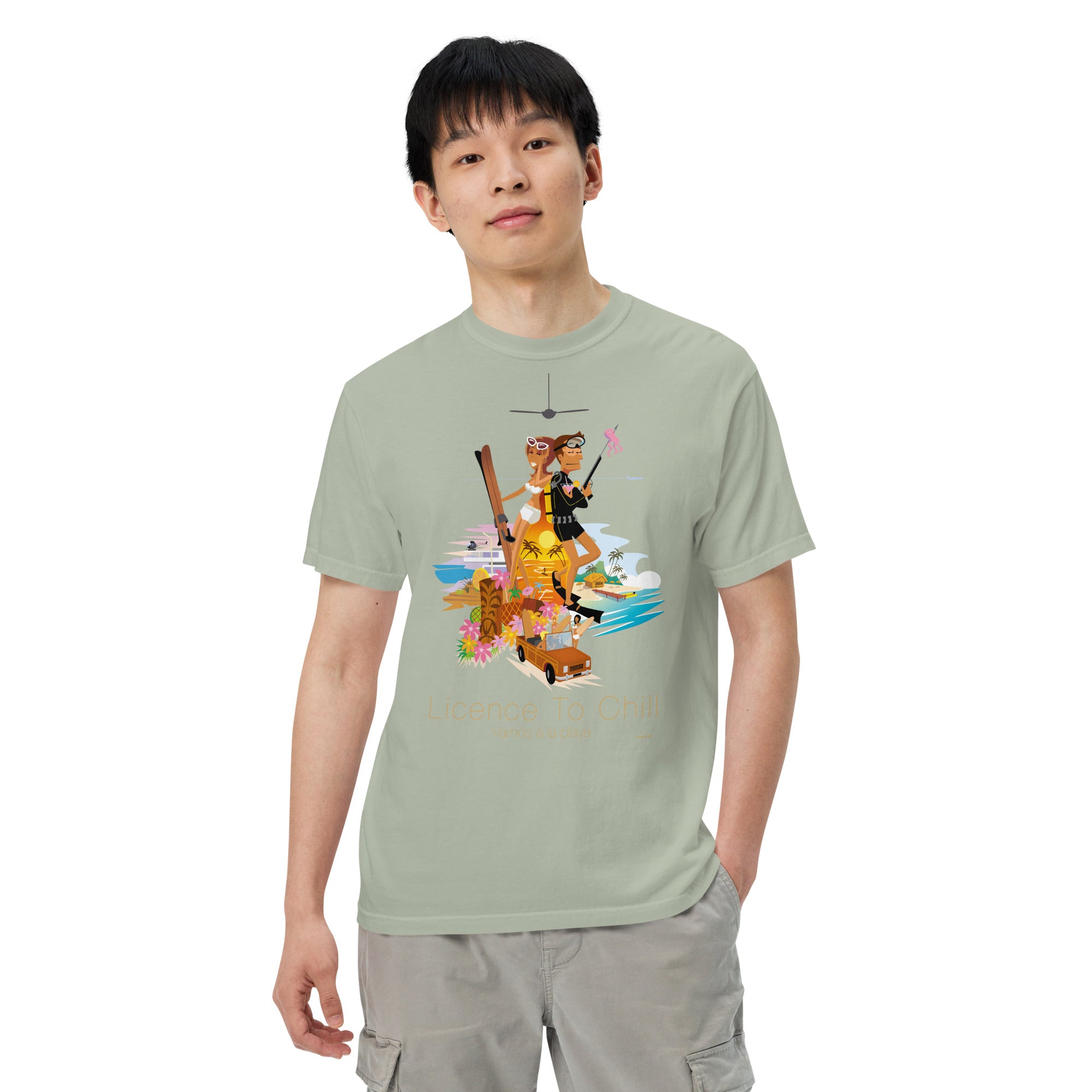 T-shirt teinté lourd unisexe License to Chill Vamos a la Playa sur couleurs claires