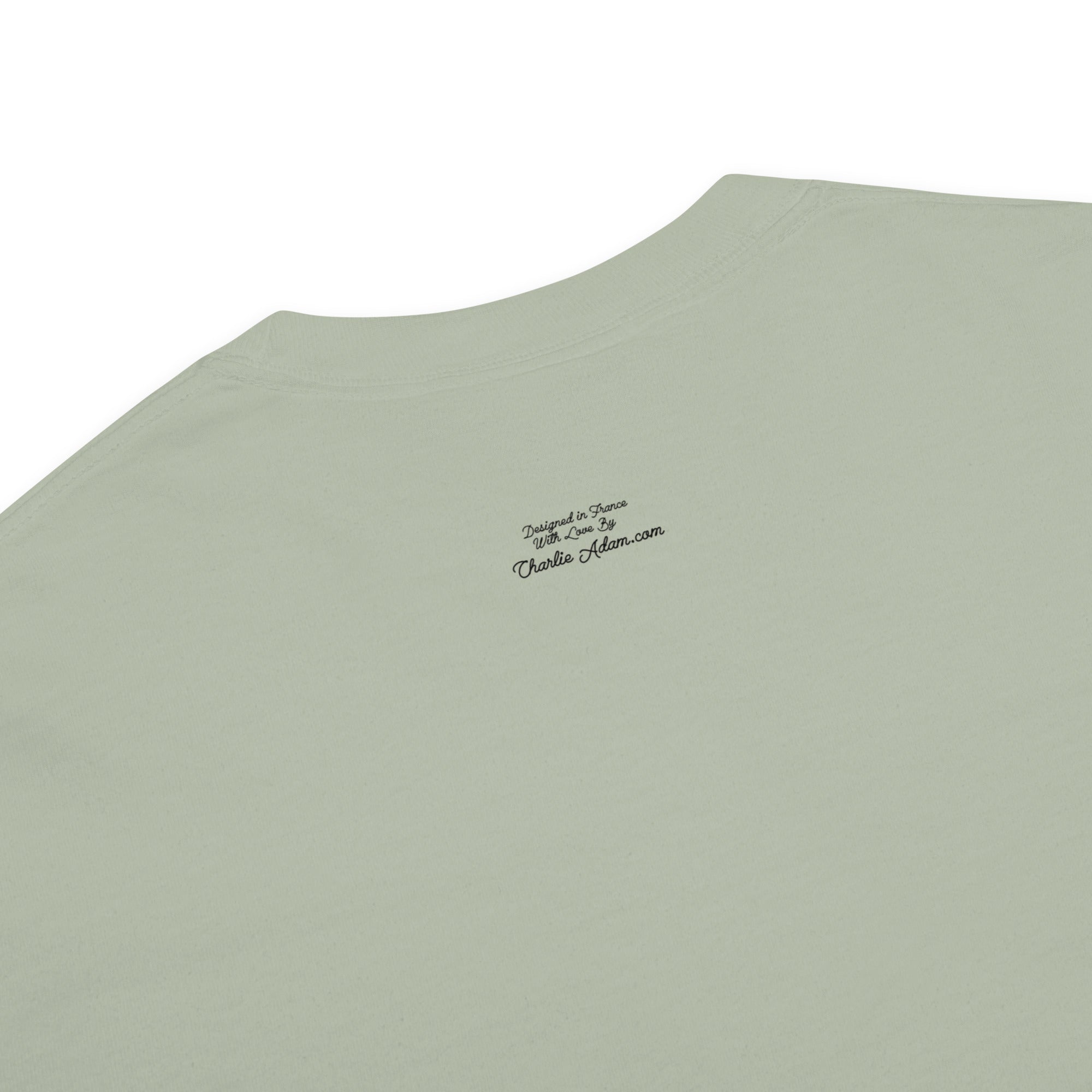 T-shirt teinté lourd unisexe License to Chill Vamos a la Playa sur couleurs claires