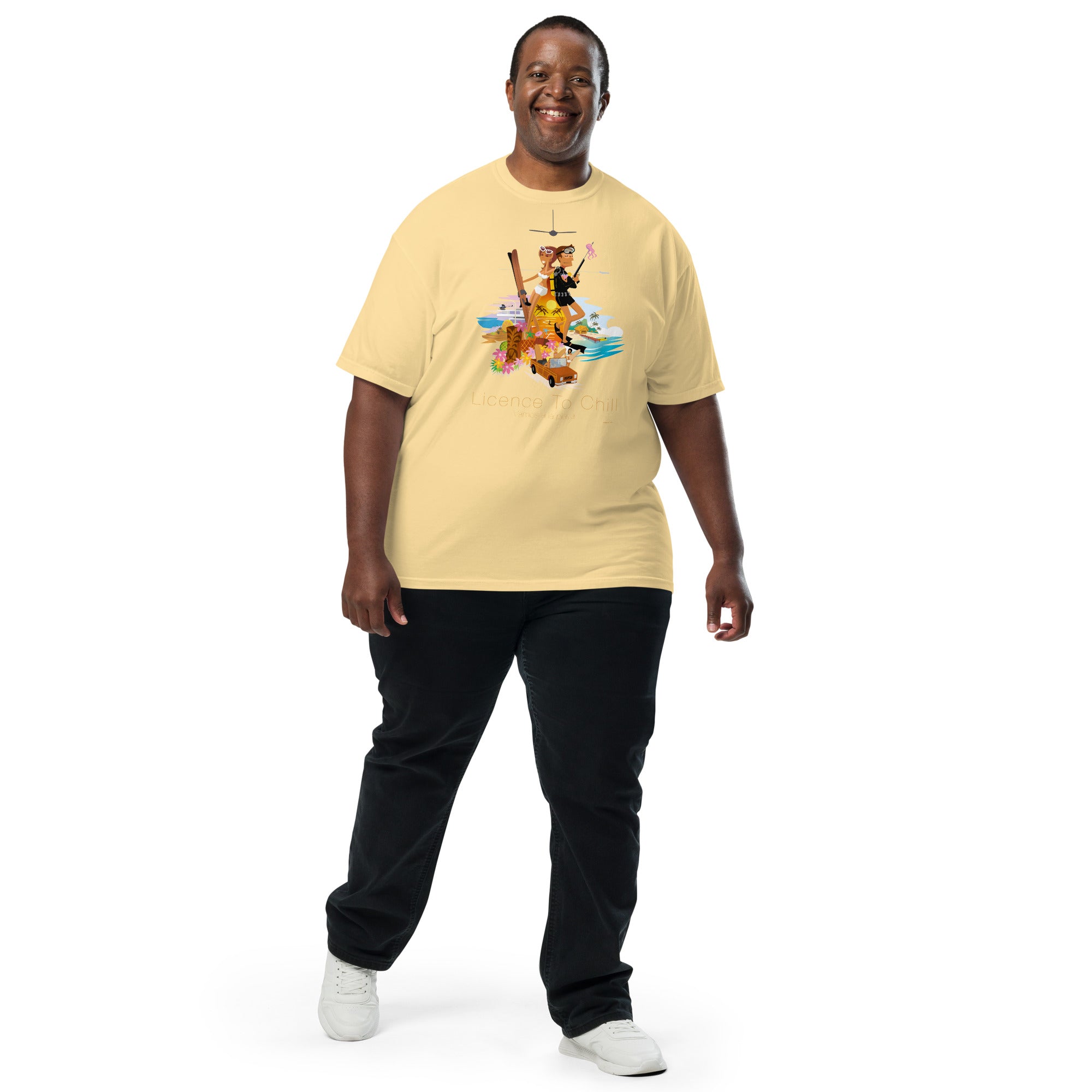 T-shirt teinté lourd unisexe License to Chill Vamos a la Playa sur couleurs claires