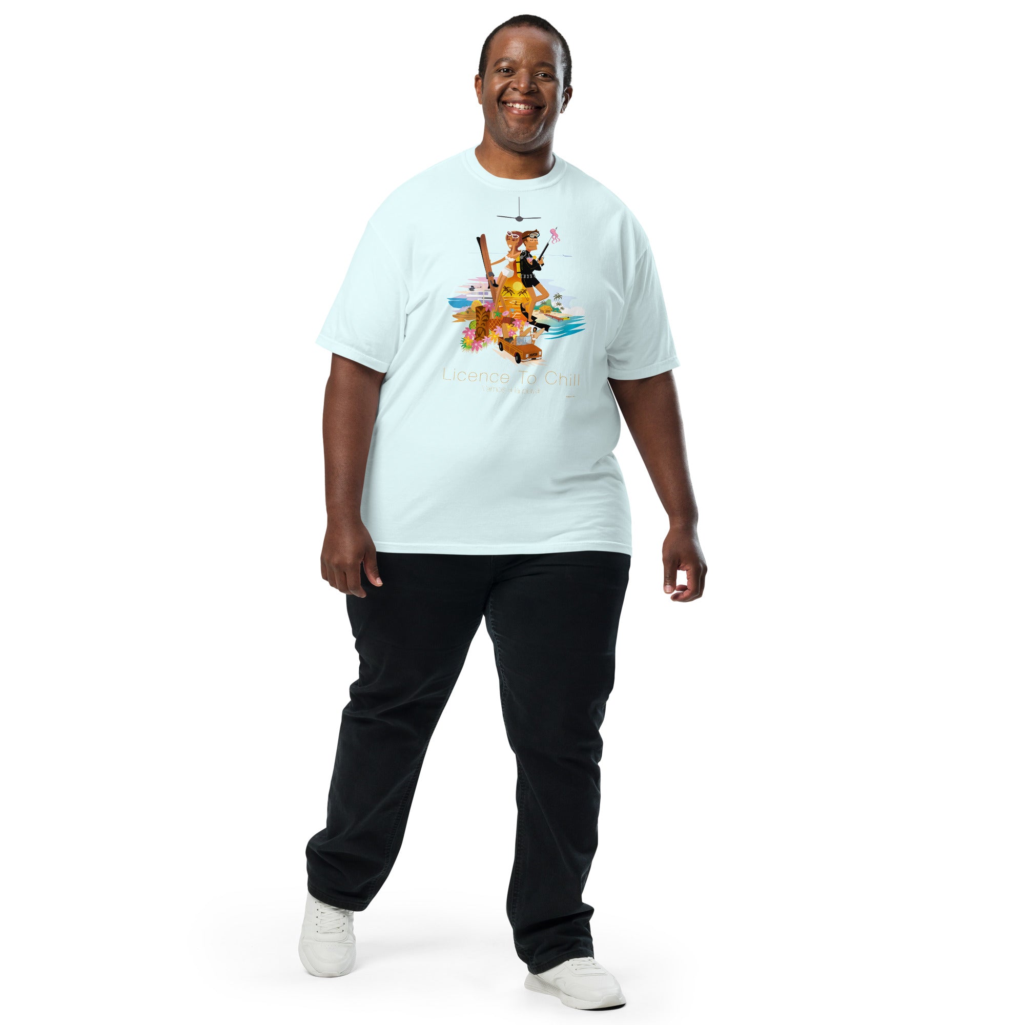 T-shirt teinté lourd unisexe License to Chill Vamos a la Playa sur couleurs claires
