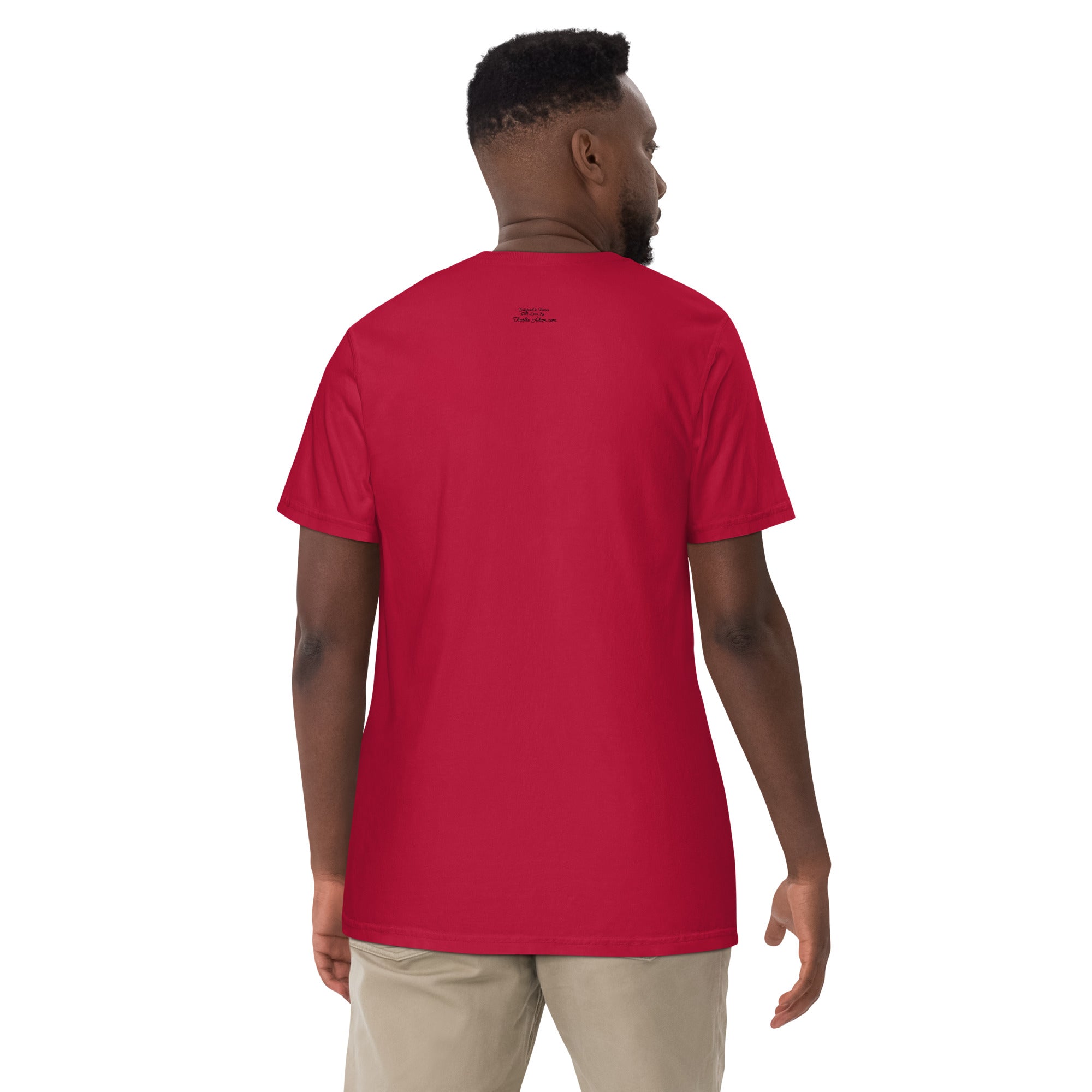 T-shirt teinté lourd unisexe Love instructor First lesson free sur couleurs rouges