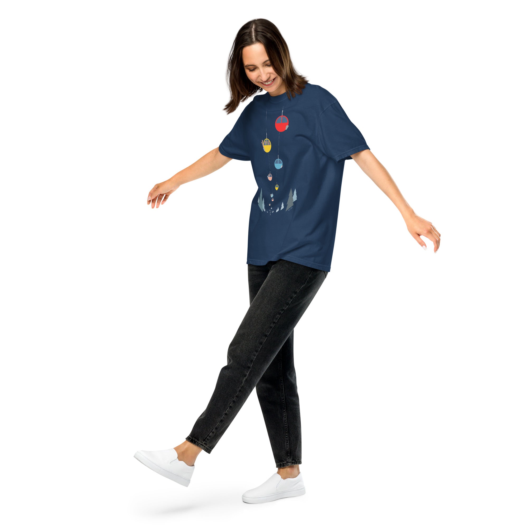 T-shirt teinté lourd unisexe Gondolas in the mist sur couleurs foncées