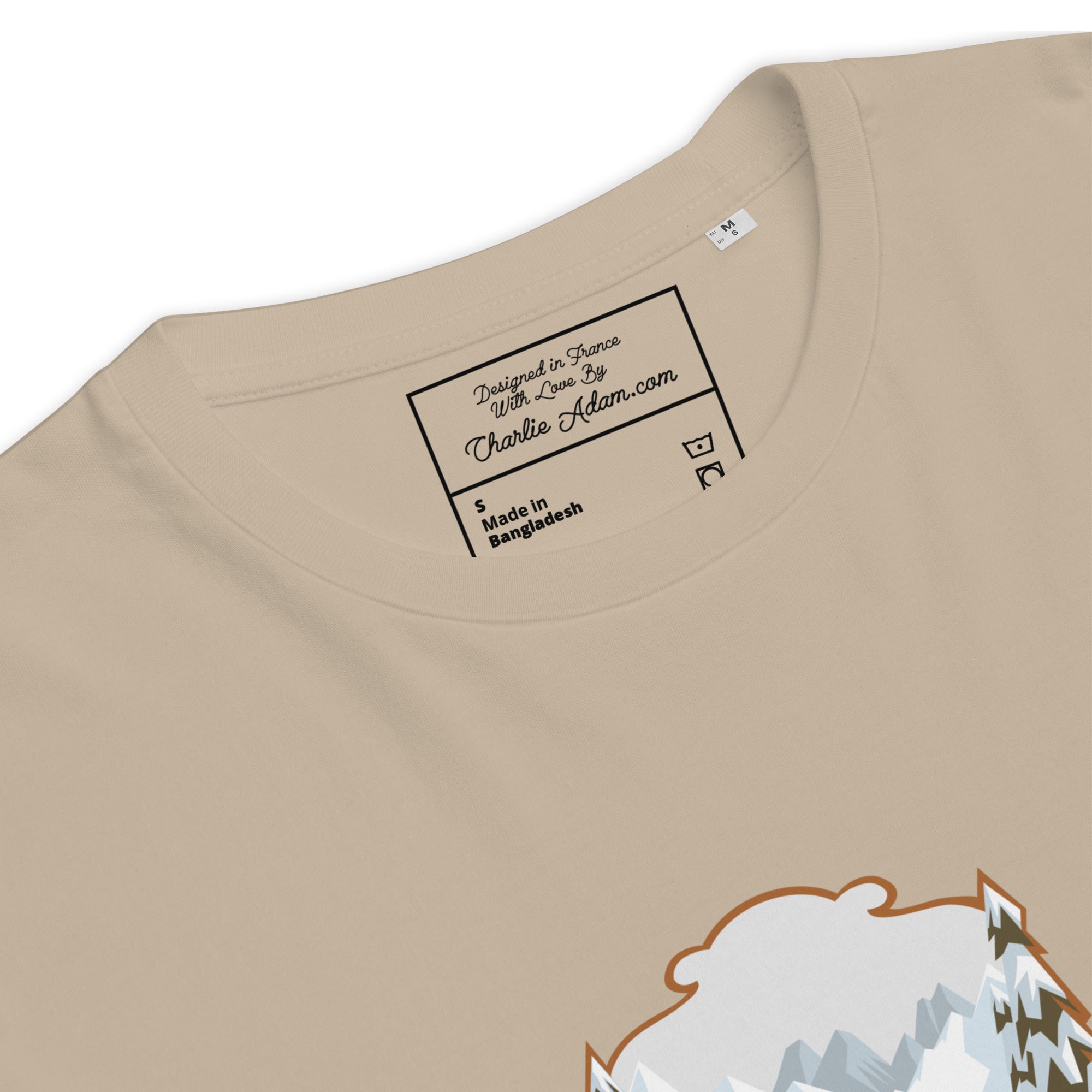 T-shirt unisexe en coton biologique The Skiing Cowgirl sur couleurs claires