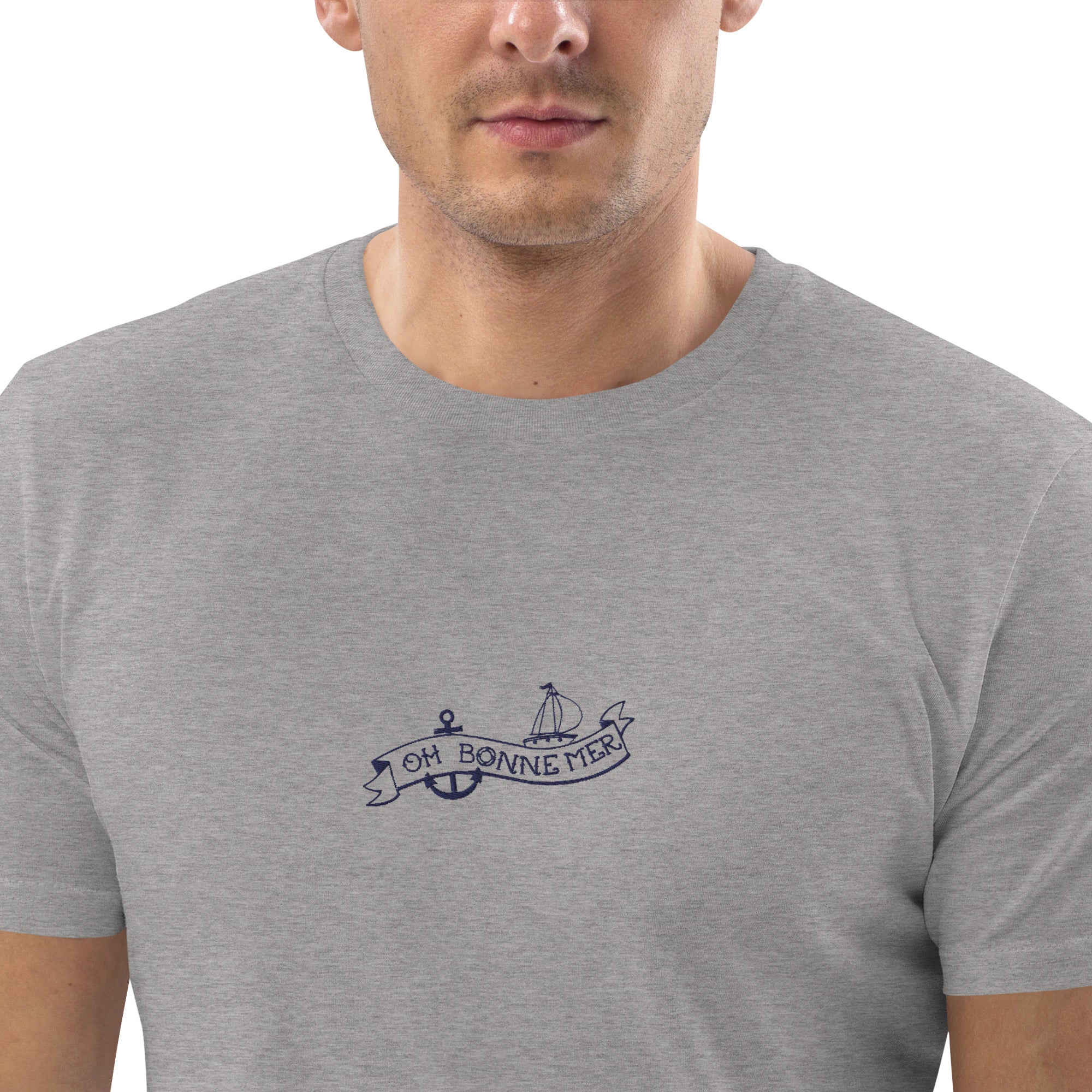 T-shirt unisexe en coton biologique Oh Bonne Mer Tattoo navy brodé sur couleurs claires