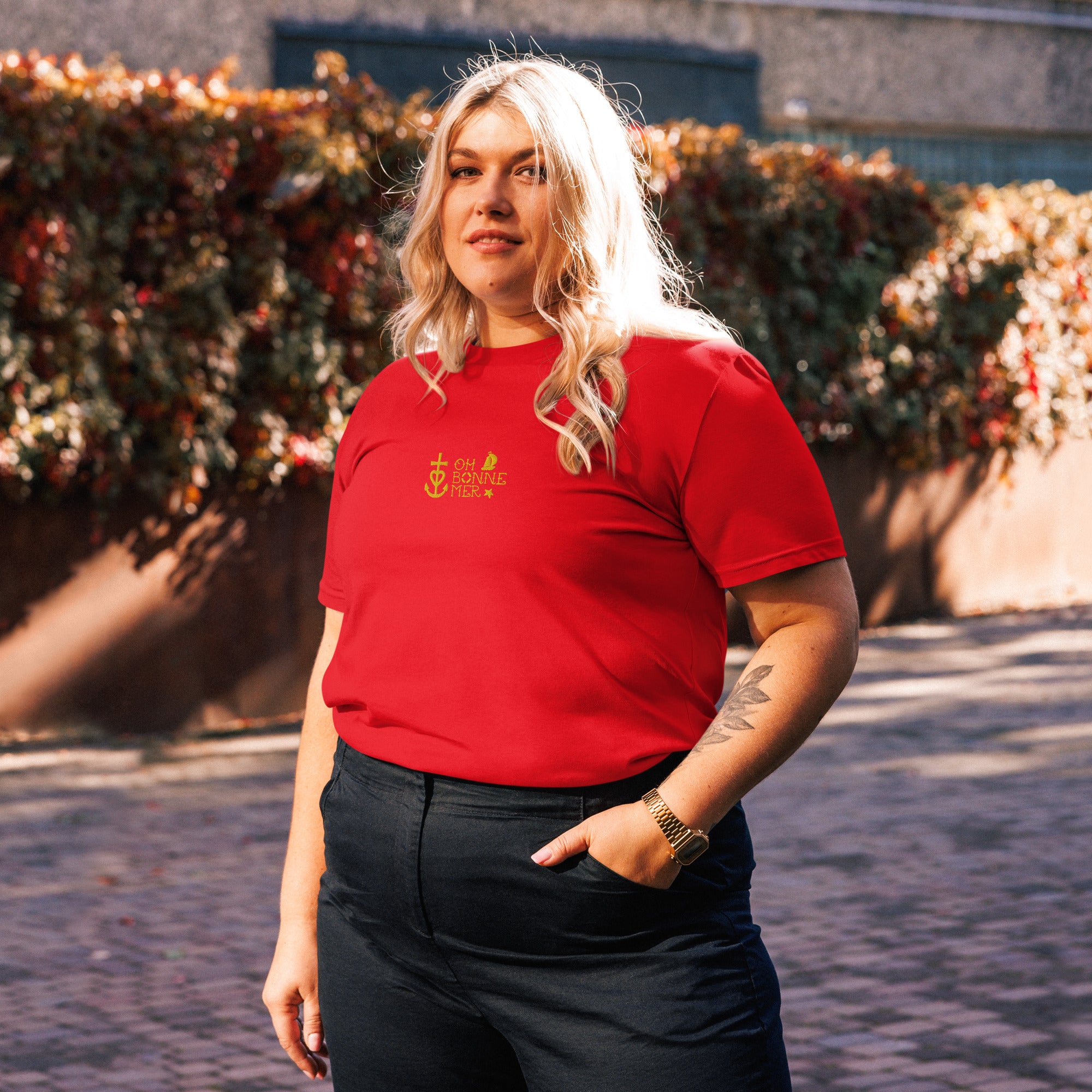 T-shirt unisexe en coton biologique Oh Bonne Mer 2 brodé sur couleurs vives