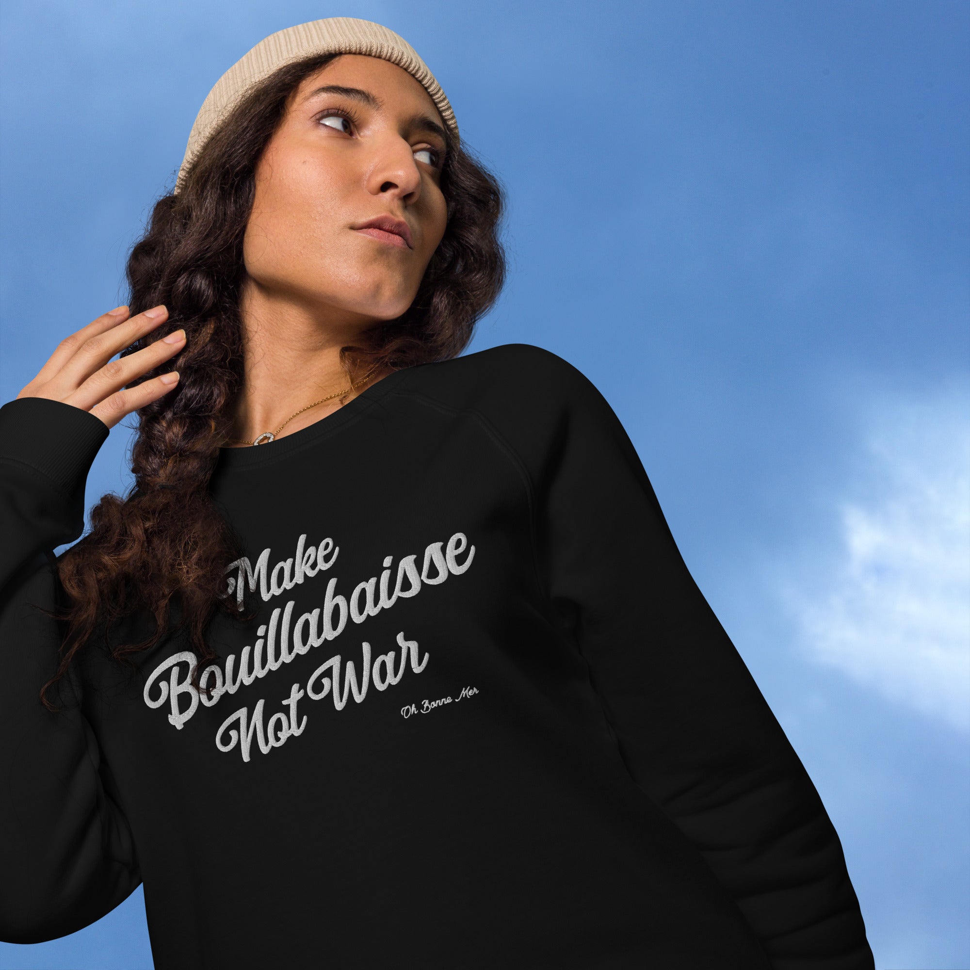 Sweatshirt écologique raglan unisexe Make Bouillabaisse Not War grand motif brodé blanc