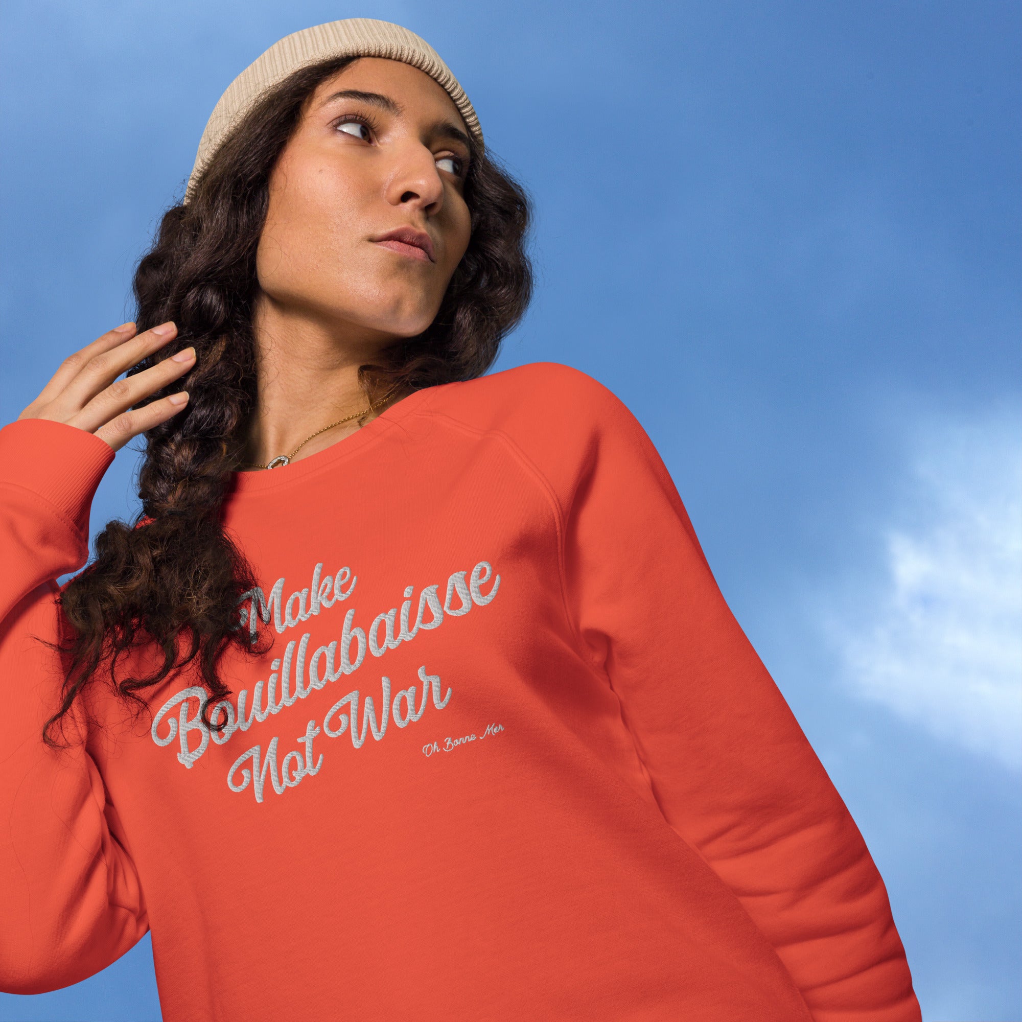Sweatshirt écologique raglan unisexe Make Bouillabaisse Not War grand motif brodé blanc