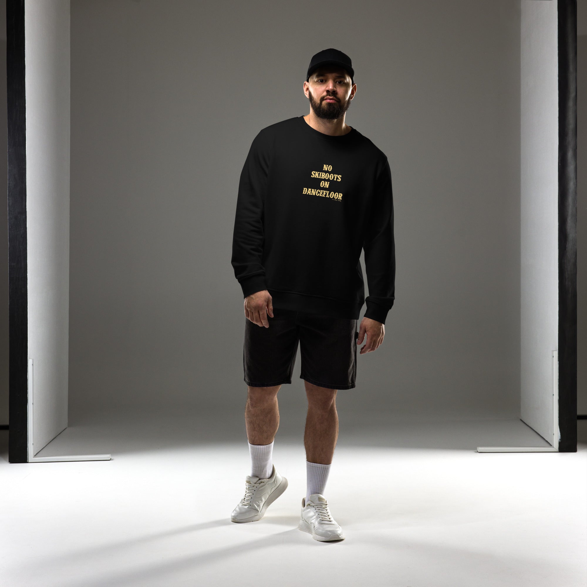 Unisex organic sweatshirt No Skiboots on Dancefloor light text
