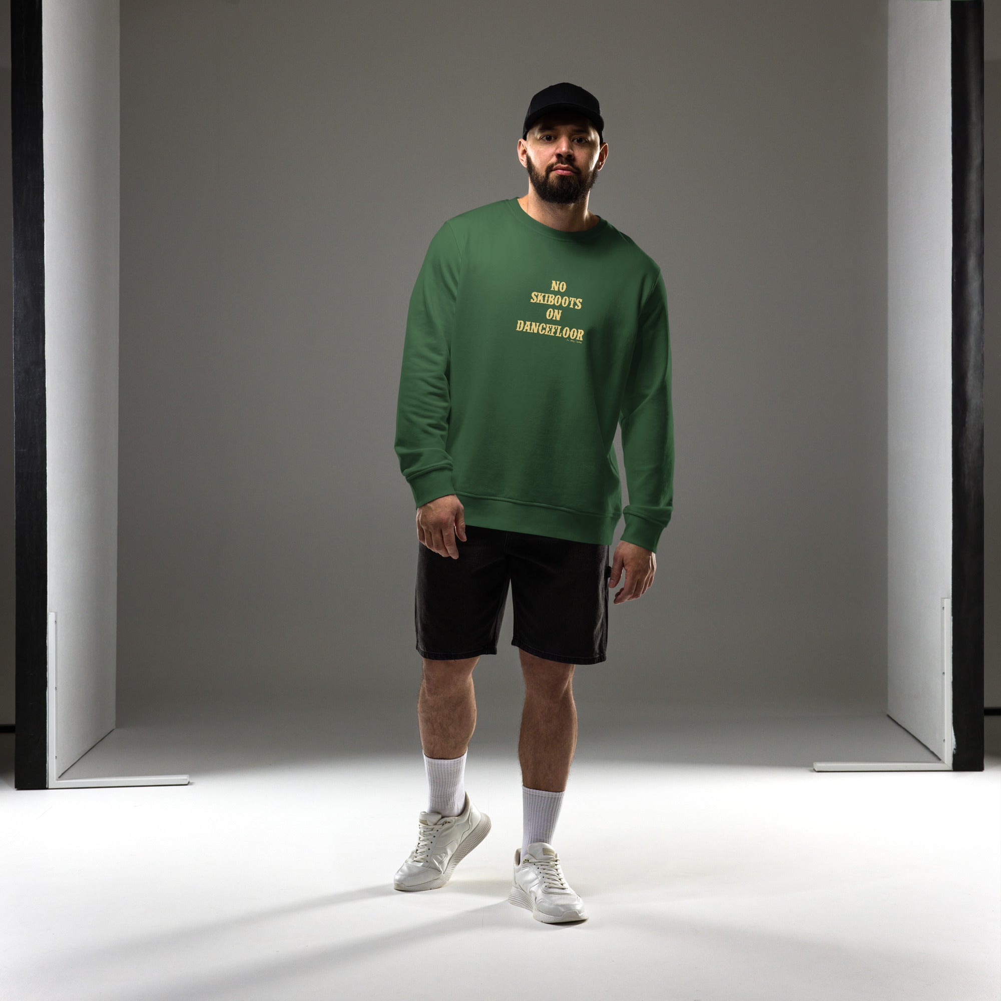 Unisex organic sweatshirt No Skiboots on Dancefloor light text