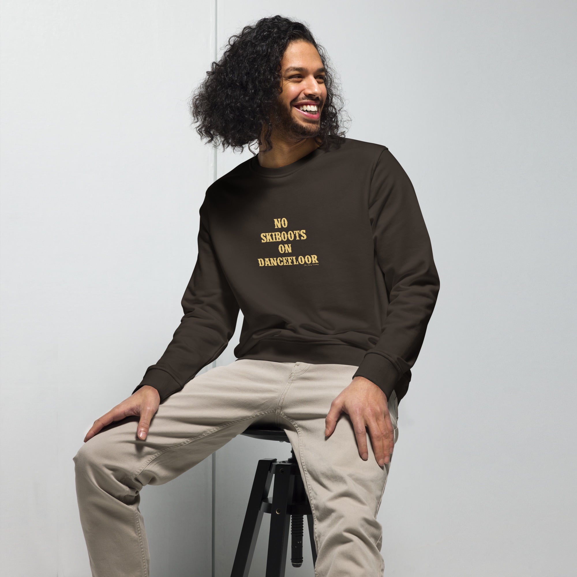 Unisex organic sweatshirt No Skiboots on Dancefloor light text