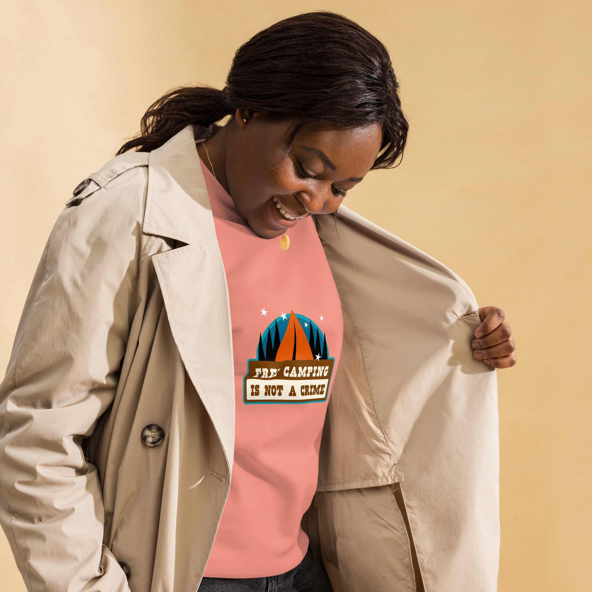 Sweatshirt premium unisexe Free camping is not a crime graphic