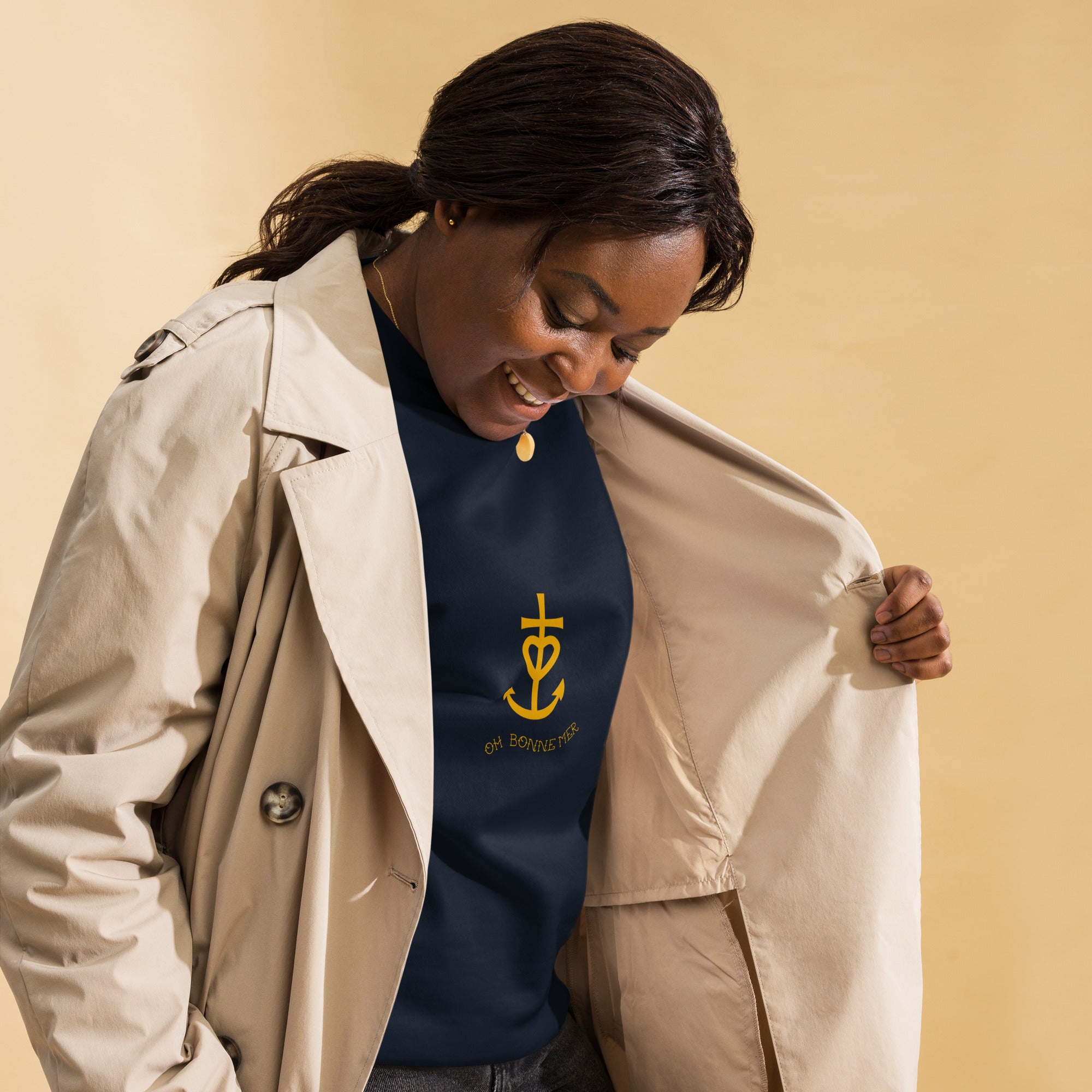 Unisex Premium Sweatshirt Croix de Camargue dorée Oh Bonne mer
