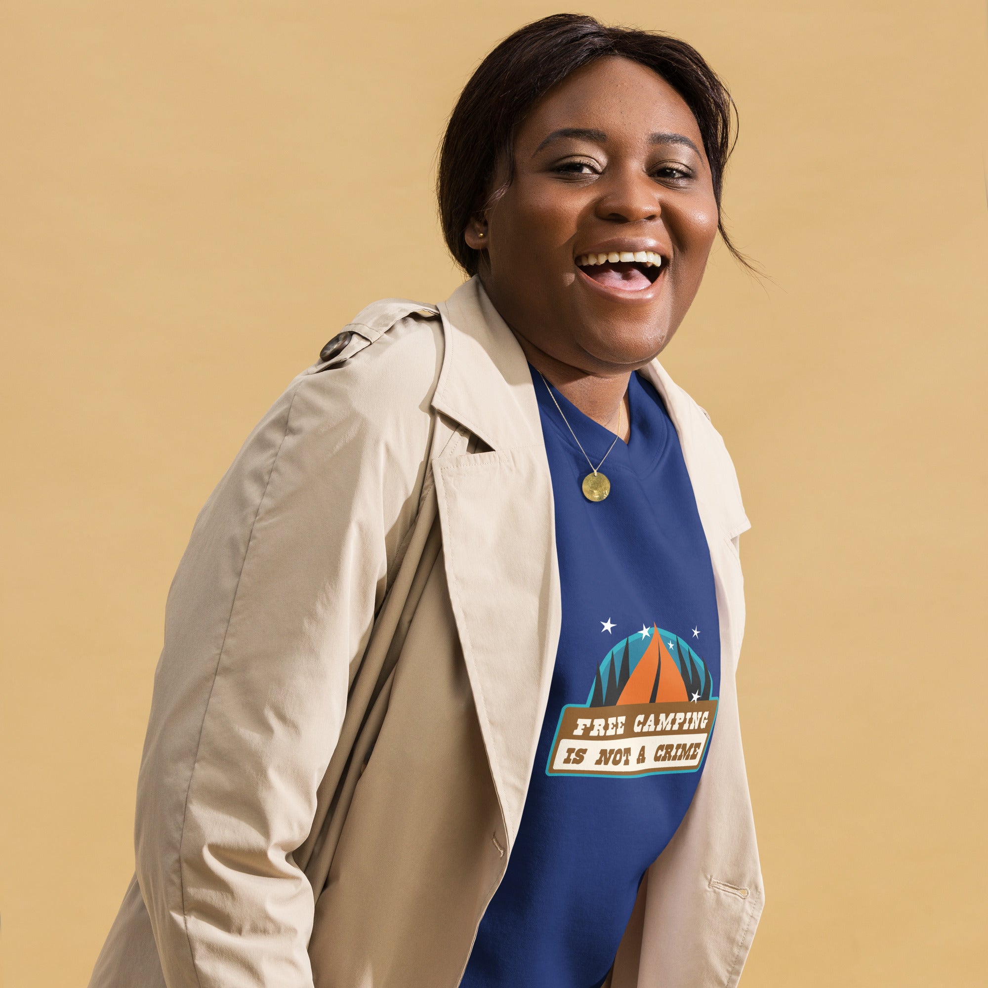 Sweatshirt premium unisexe Free camping is not a crime graphic