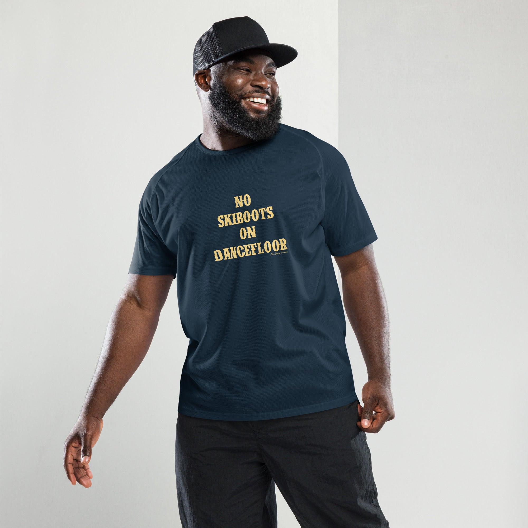 T-shirts de sport respirant No Skiboots on Dancefloor sur fond sombre