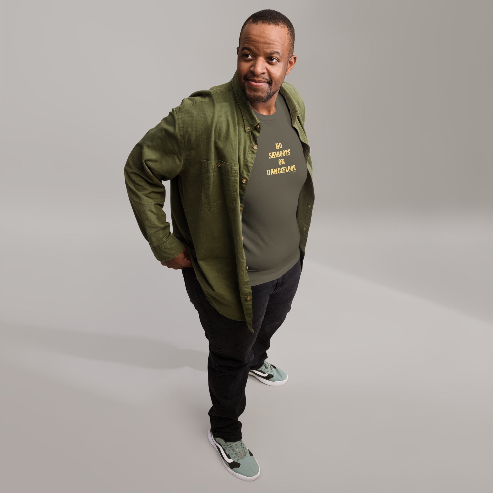 T-shirt en coton unisexe No Skiboots on Dancefloor sur couleurs foncées