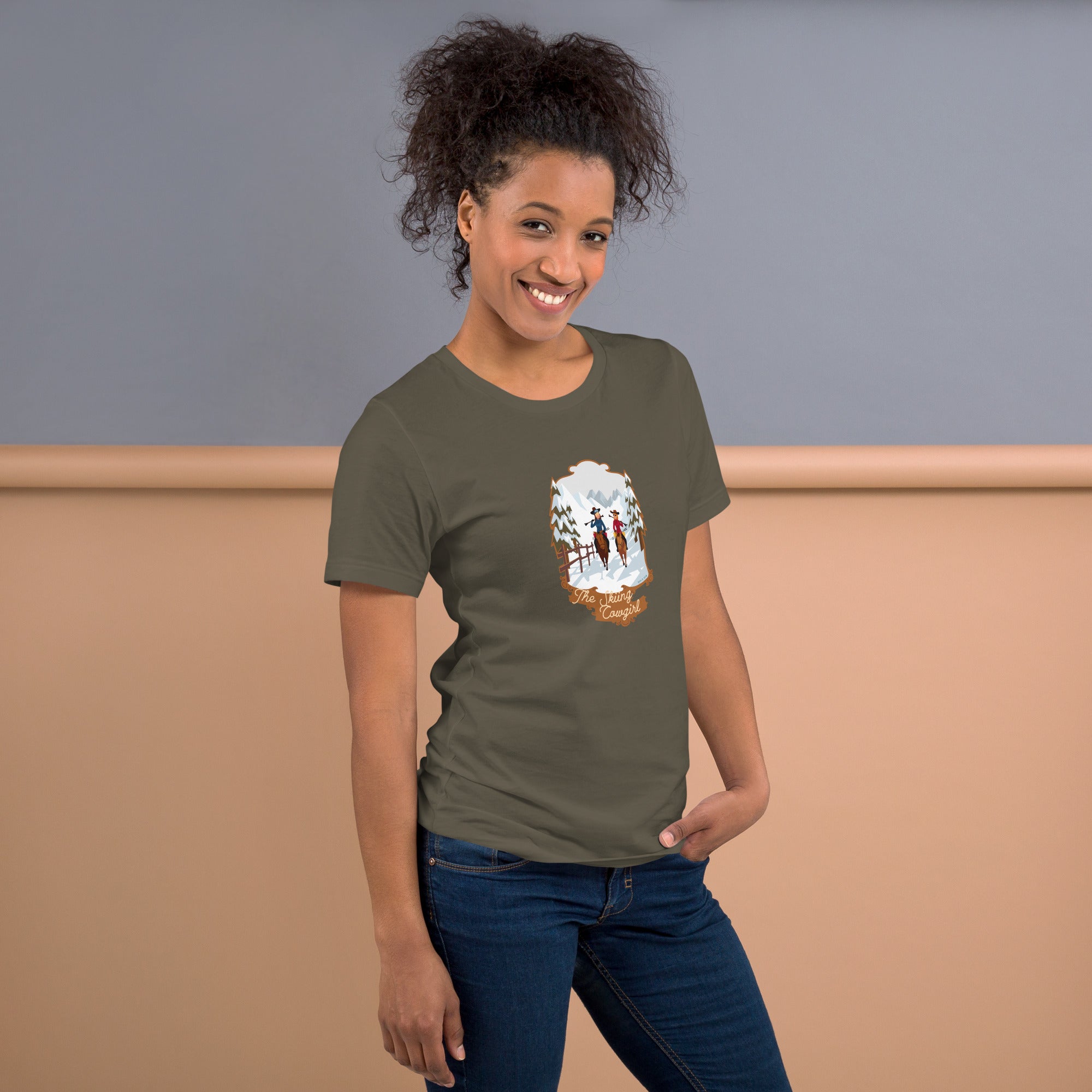 T-shirt en coton unisexe The Skiing Cowgirl sur couleurs foncées